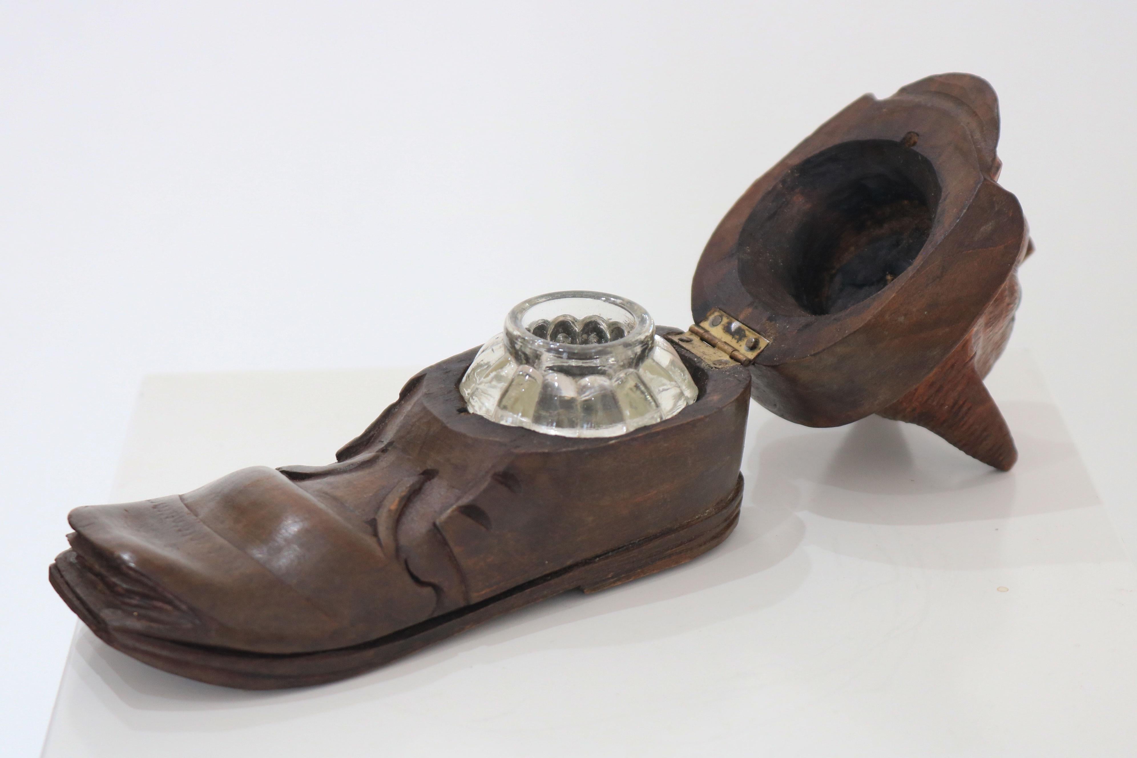 Encrier Black Forest chat en botte Suisse Antique 19ème siècle verre sculpté à la main en vente 5