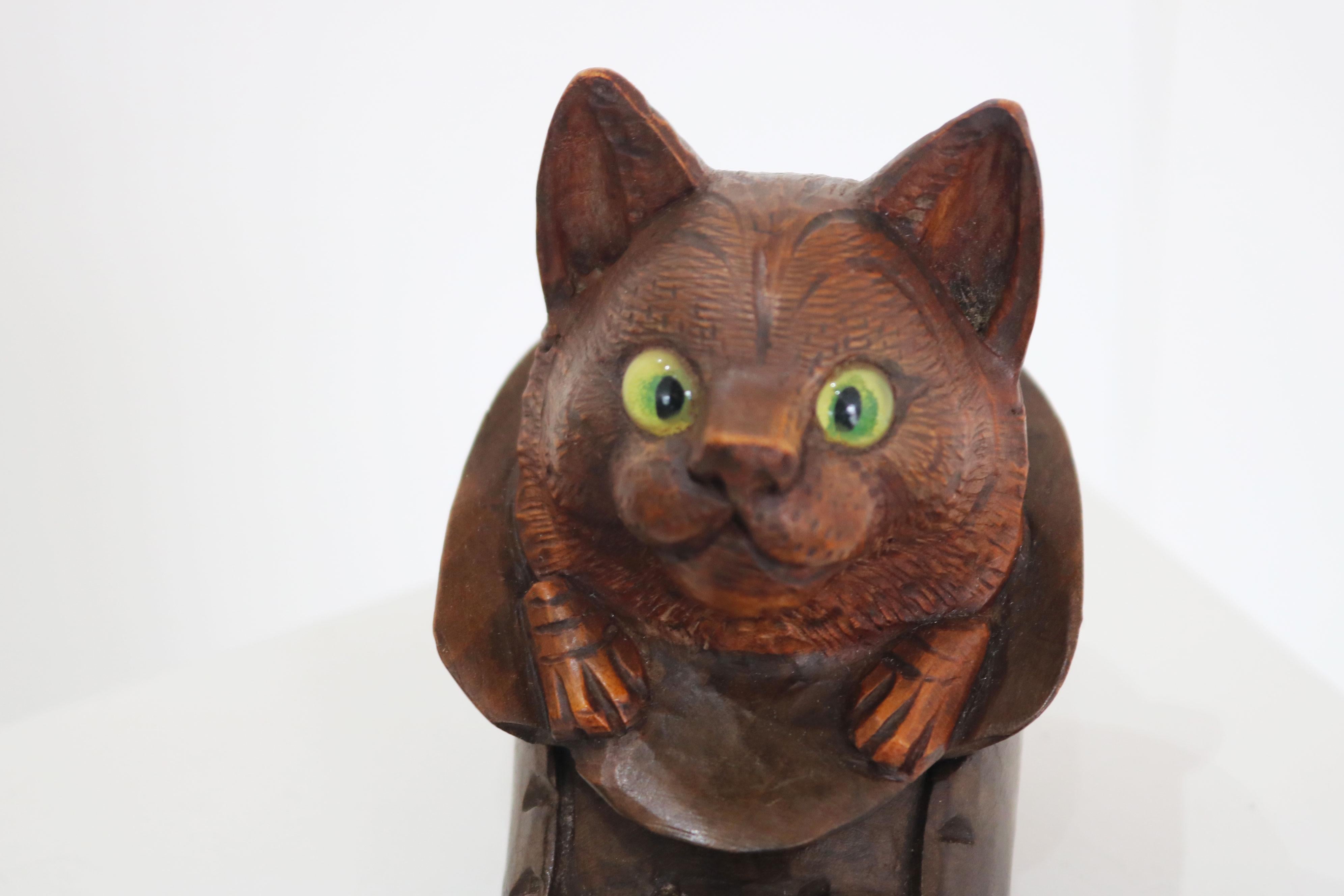 Forêt-Noire Encrier Black Forest chat en botte Suisse Antique 19ème siècle verre sculpté à la main en vente