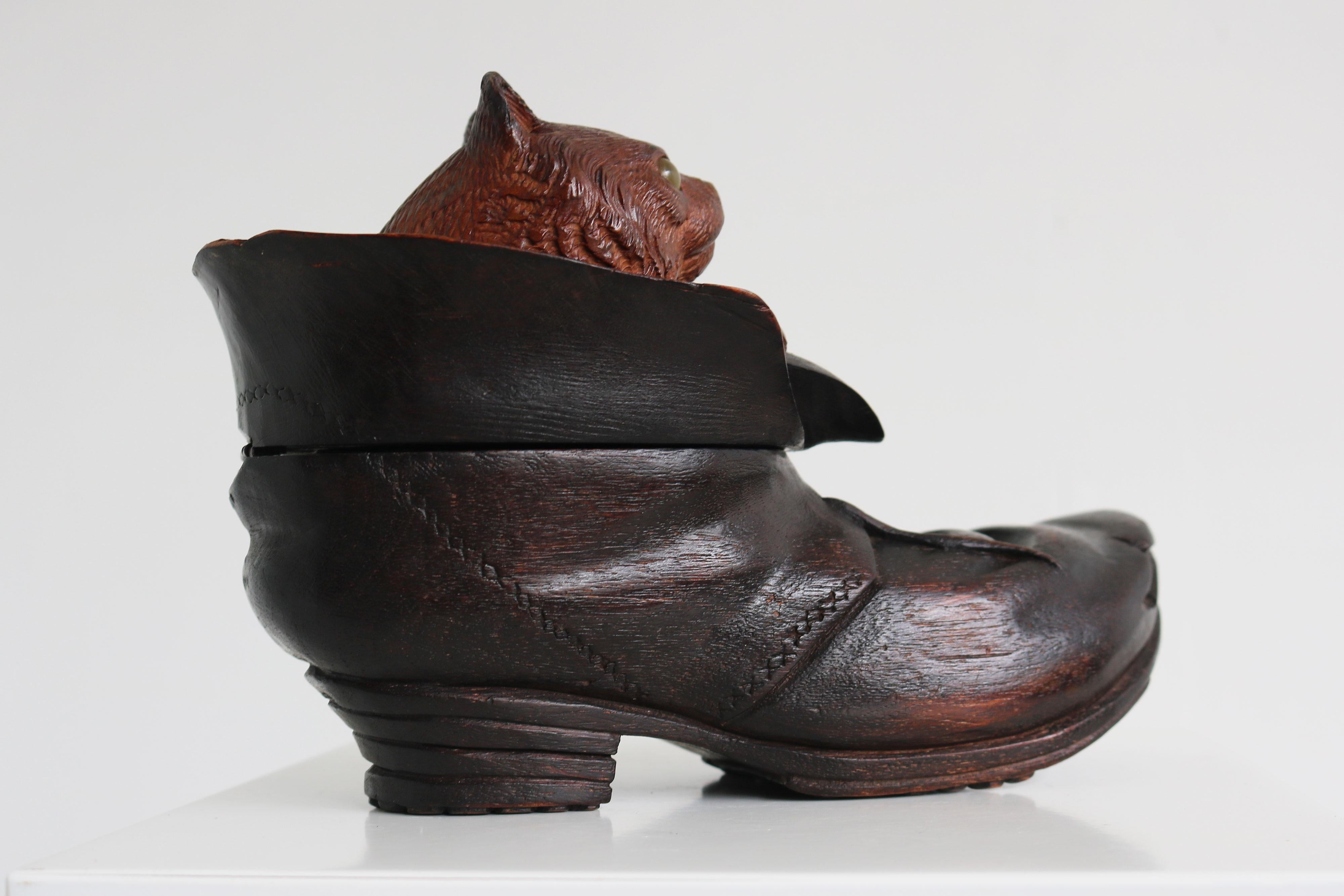 Black Forest inkwell cat in boot Swiss Antique 19th Century hand carved glass For Sale 2