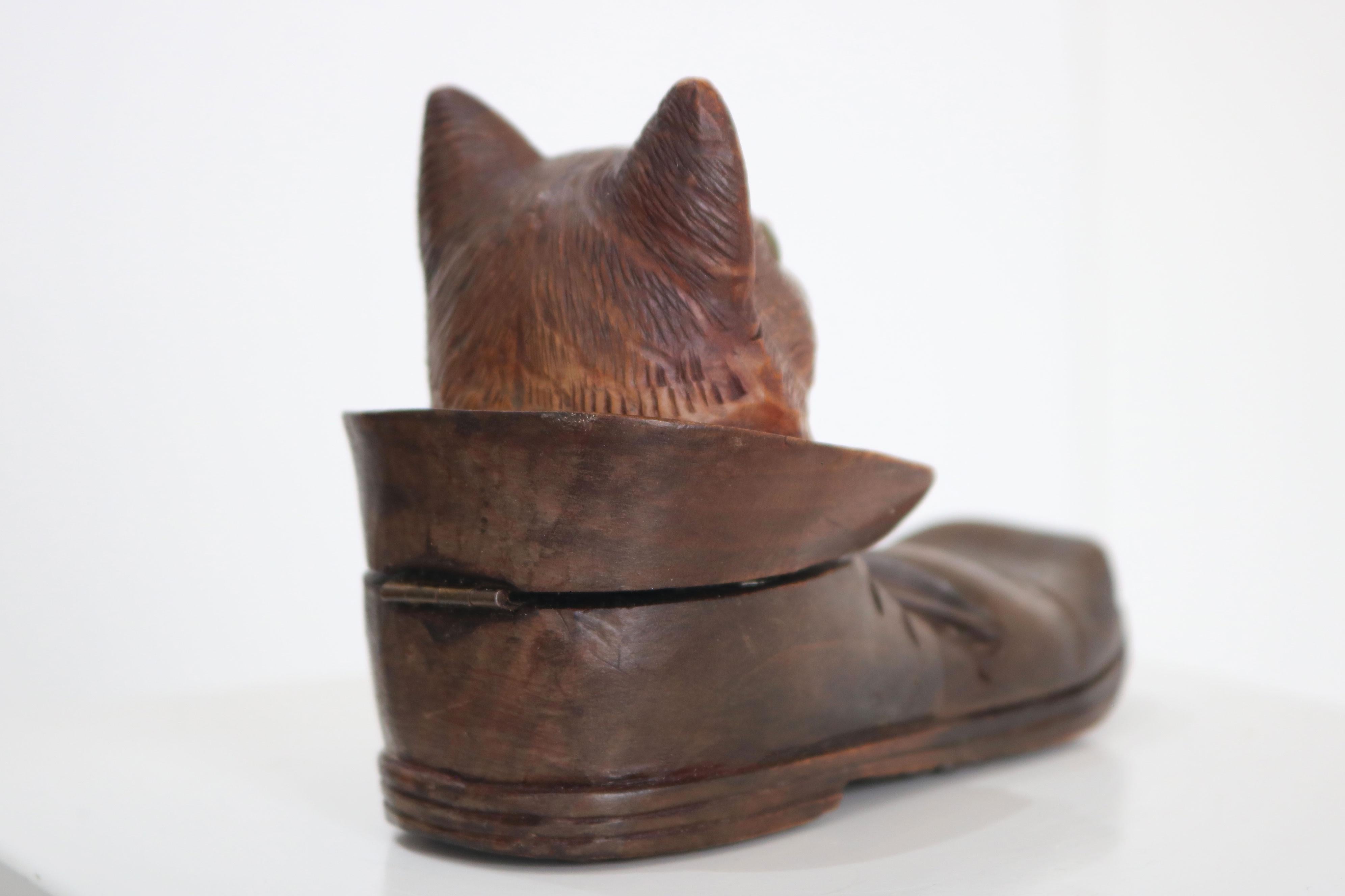 Encrier Black Forest chat en botte Suisse Antique 19ème siècle verre sculpté à la main en vente 2