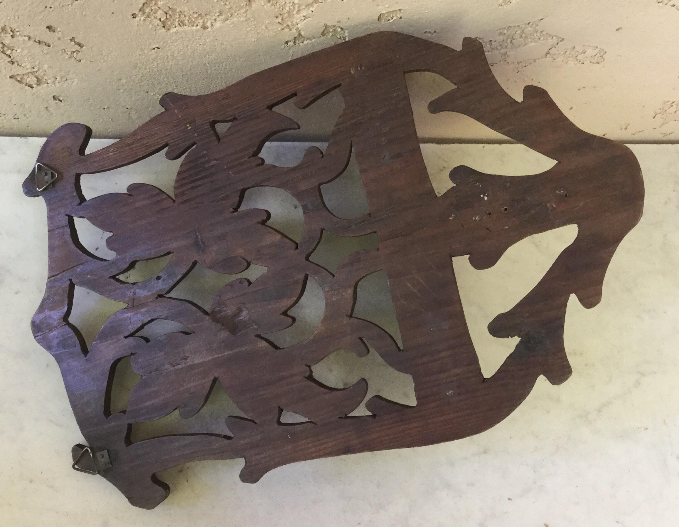 Black Forest Leaves Wall Bracket, circa 1900 In Good Condition In Austin, TX