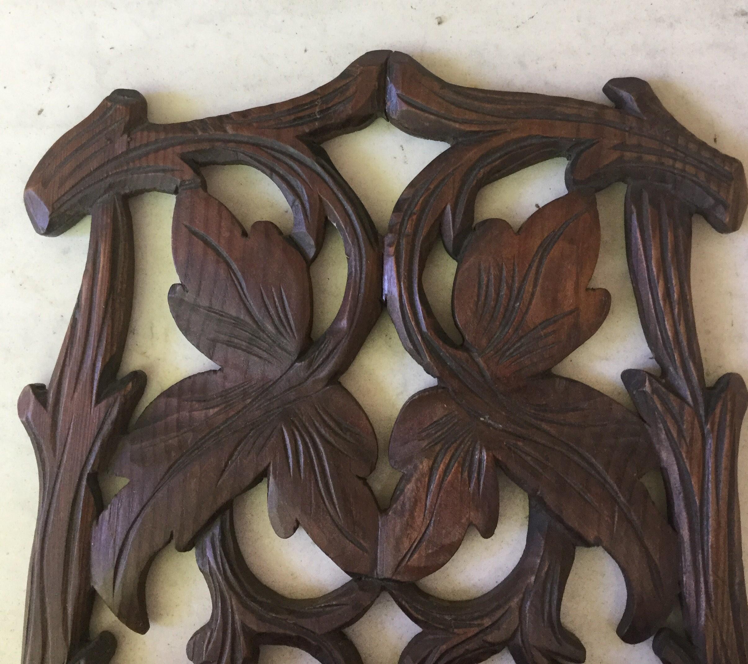 Early 20th Century Black Forest Leaves Wall Bracket, circa 1900