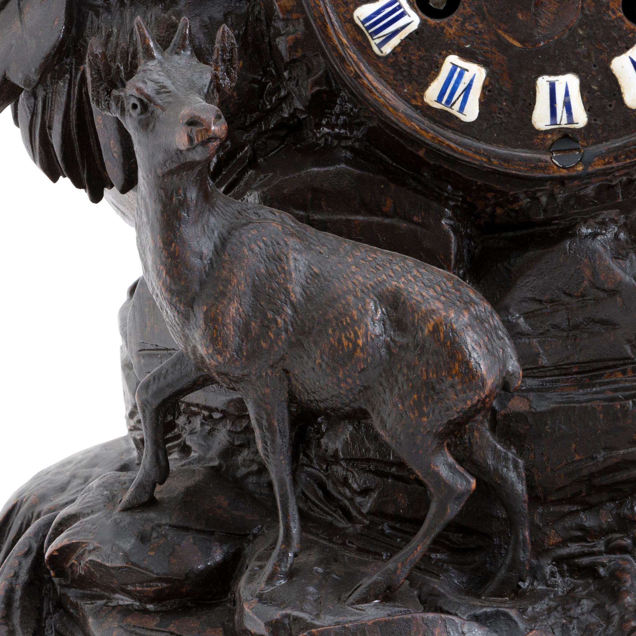 Suisse Horloge de manteau Black Forest en vente