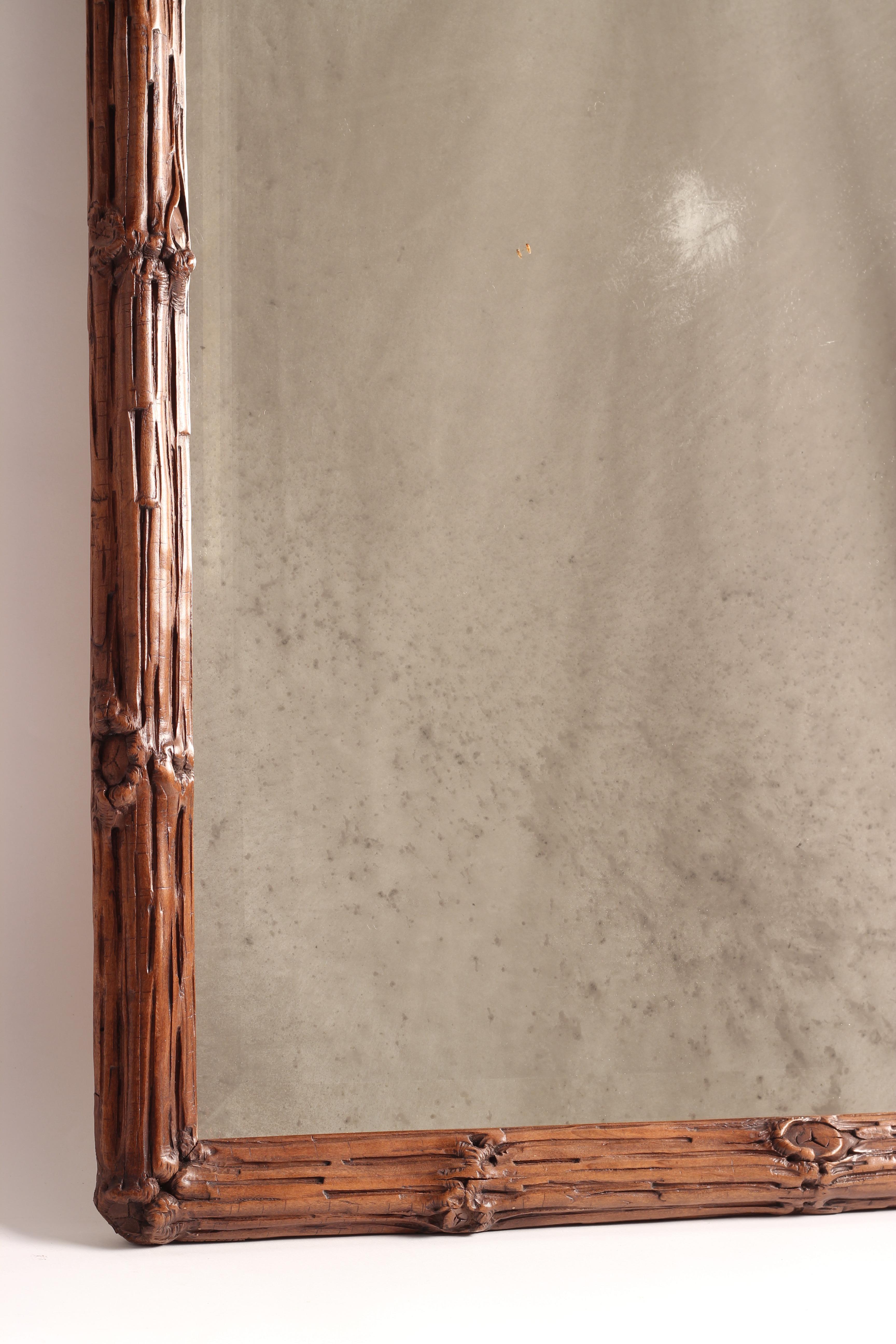 Miroir de la Forêt-Noire en bois de tilleul sculpté à la main avec branches d'arbres dans le style populaire en vente 2