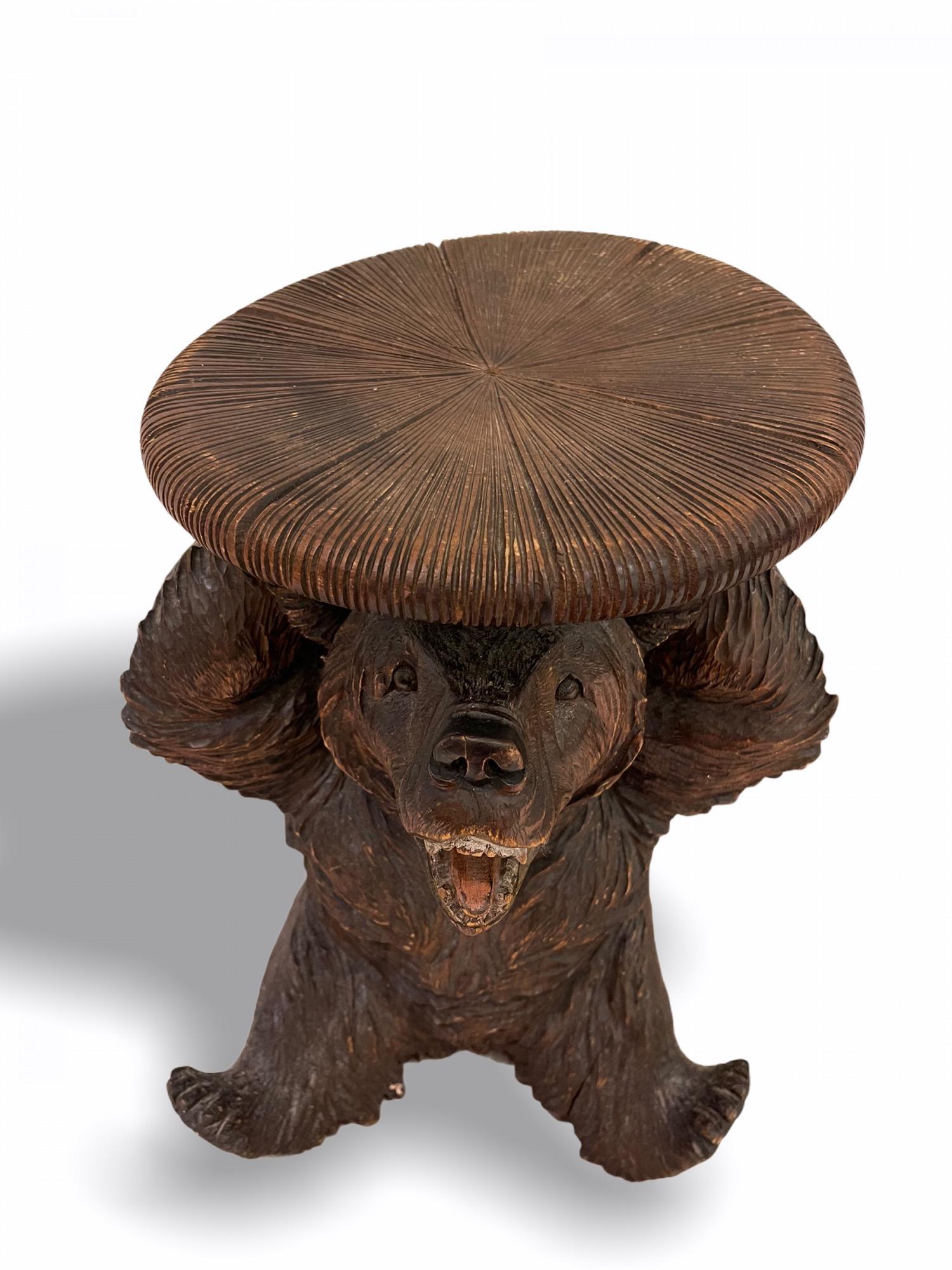 Carved Black Forest Modeled Bear Piano Stool, Late 20th Century