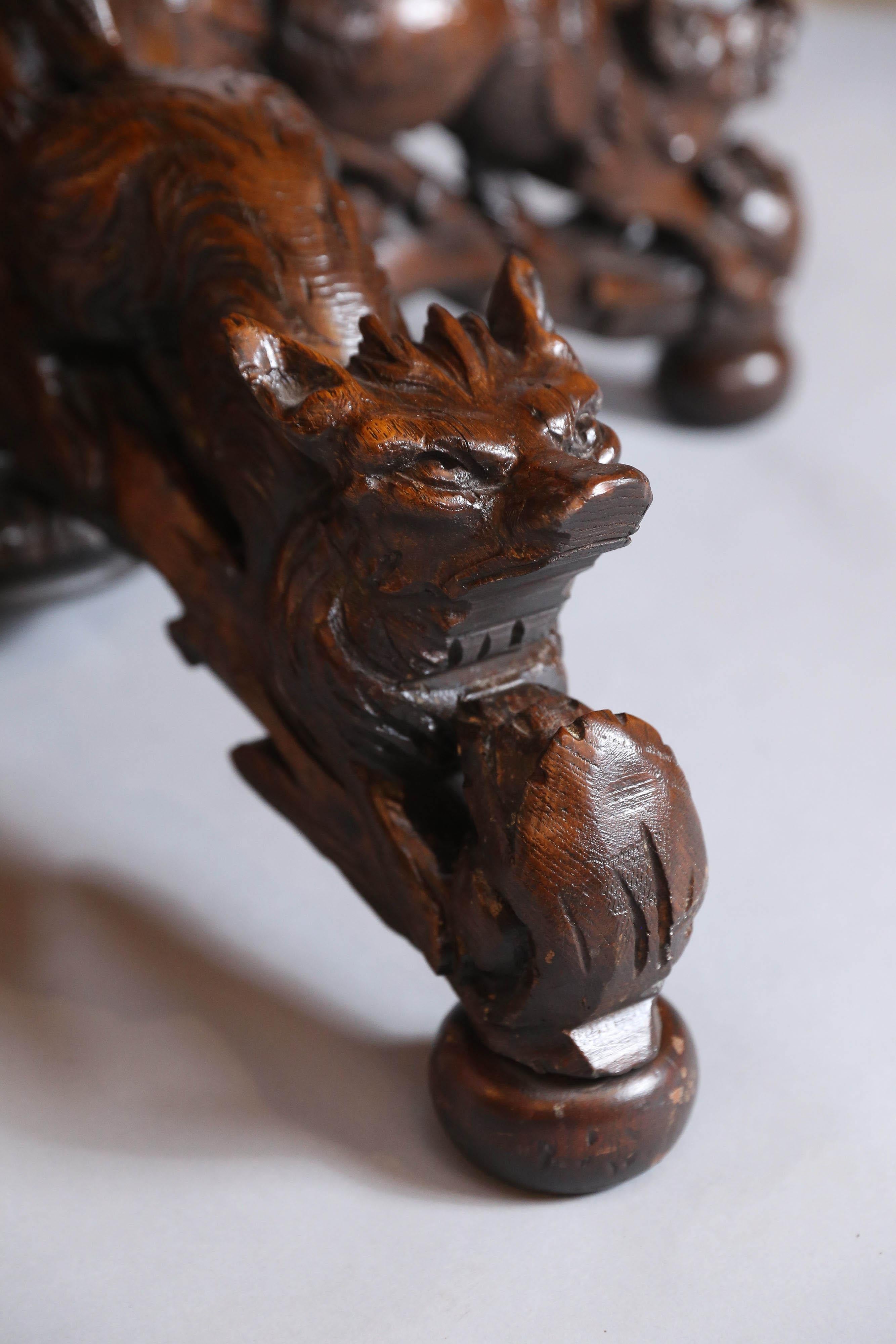 Black Forest Oak and Walnut Oval Centre Table with Carved Animals For Sale 6