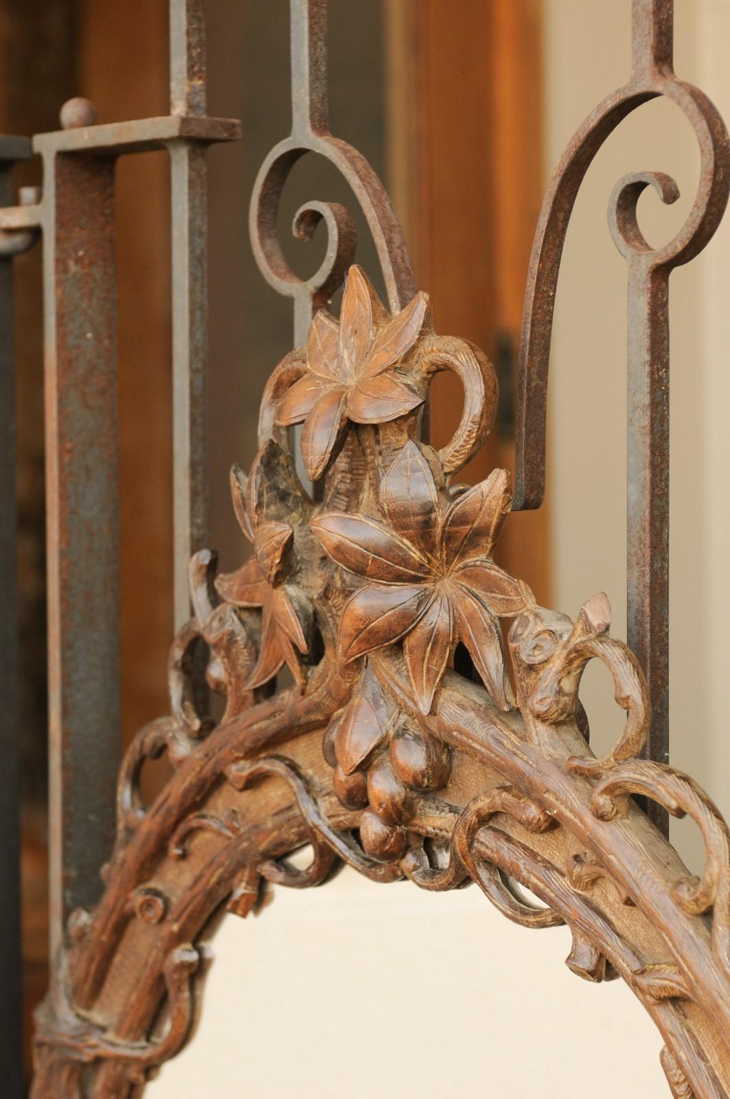 Black Forest Oval Oak Mirror with Hand Carved Edelweiss Flowers, circa 1900 8