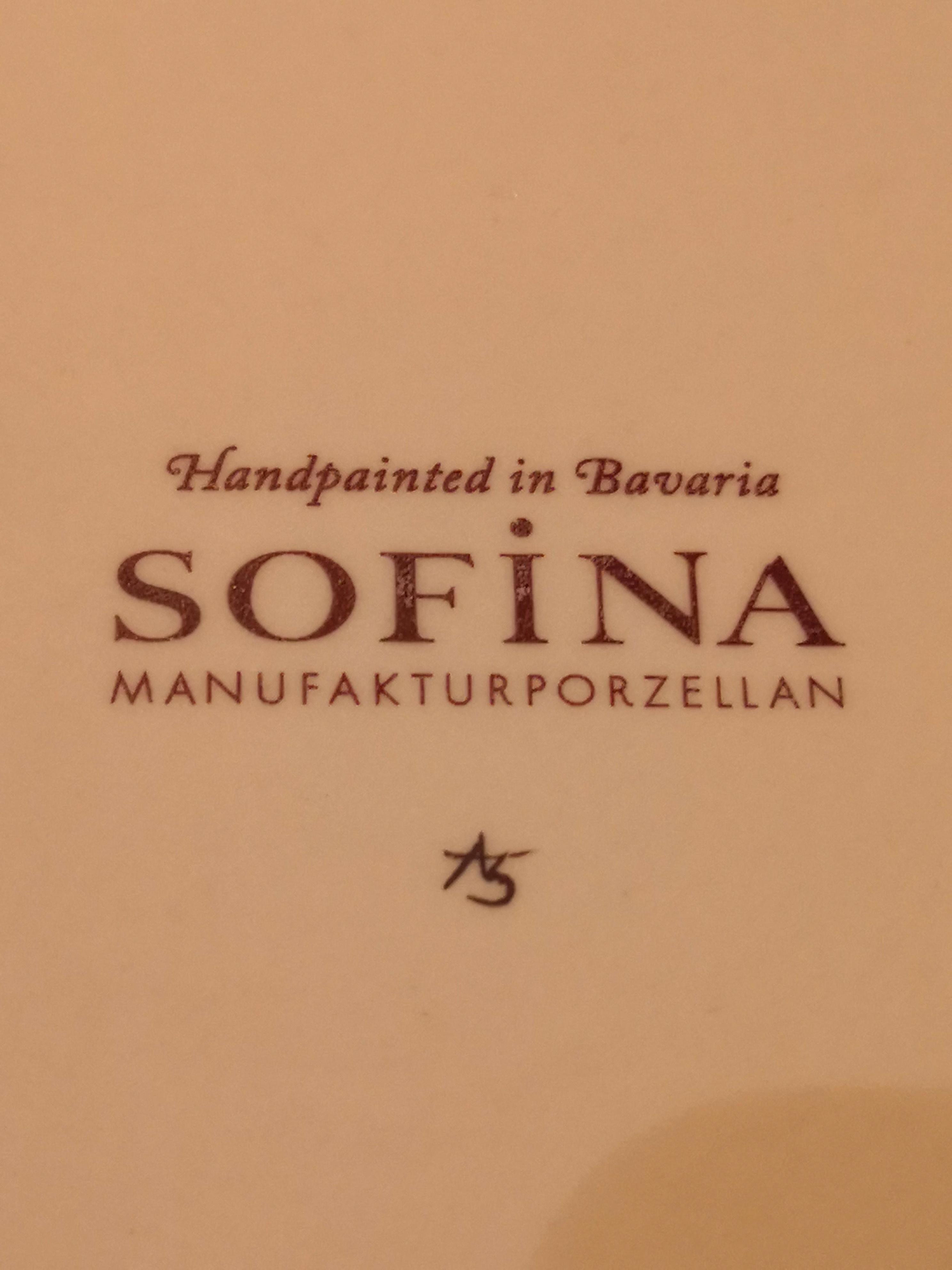 Ovaler Schwarzwald-Porzellanteller mit Wildschwestern von Sofina Boutique Kitzbhel im Angebot 1