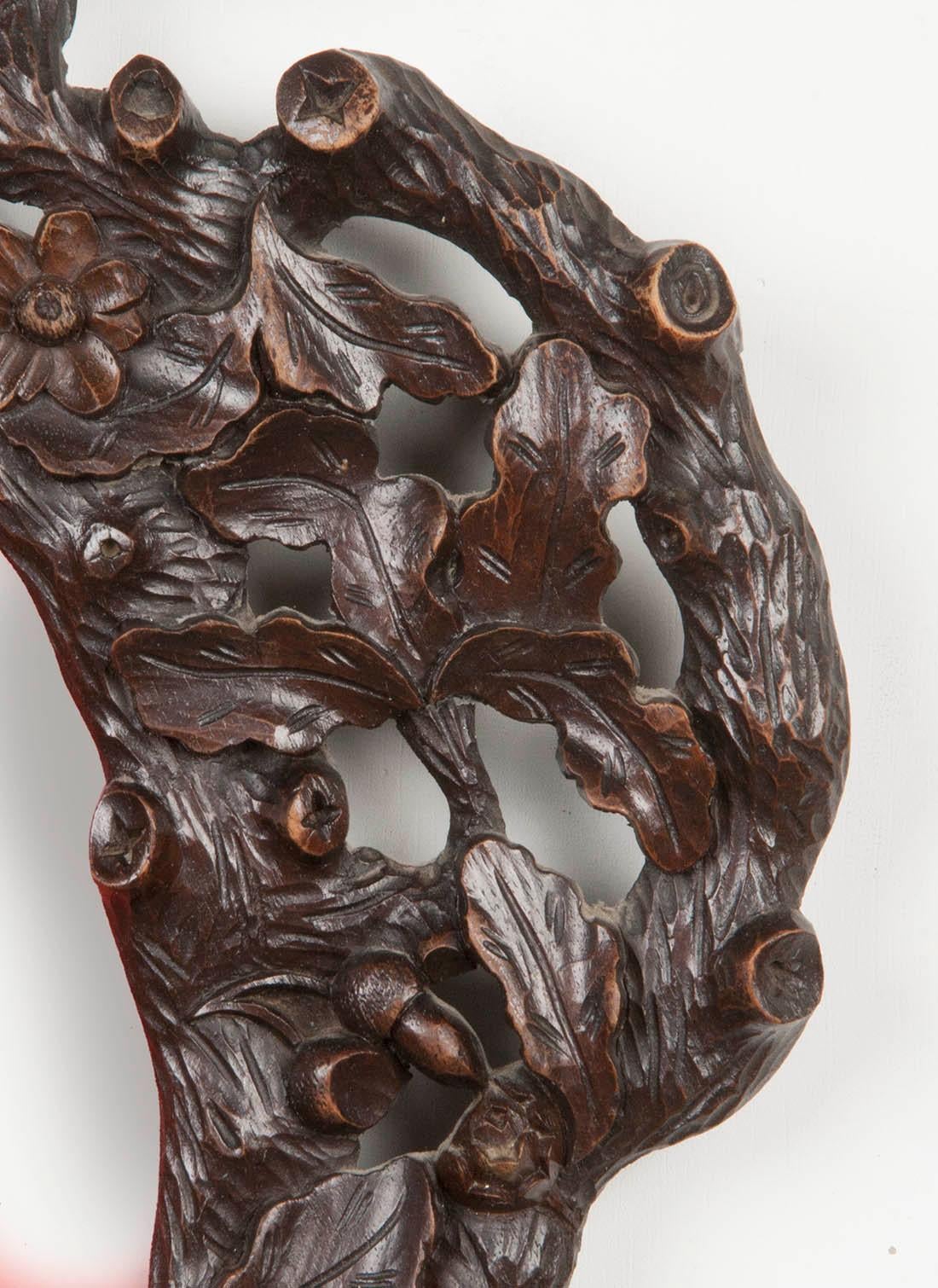 Black Forest Picture Frame, Carved Walnut from circa 1900 For Sale 5