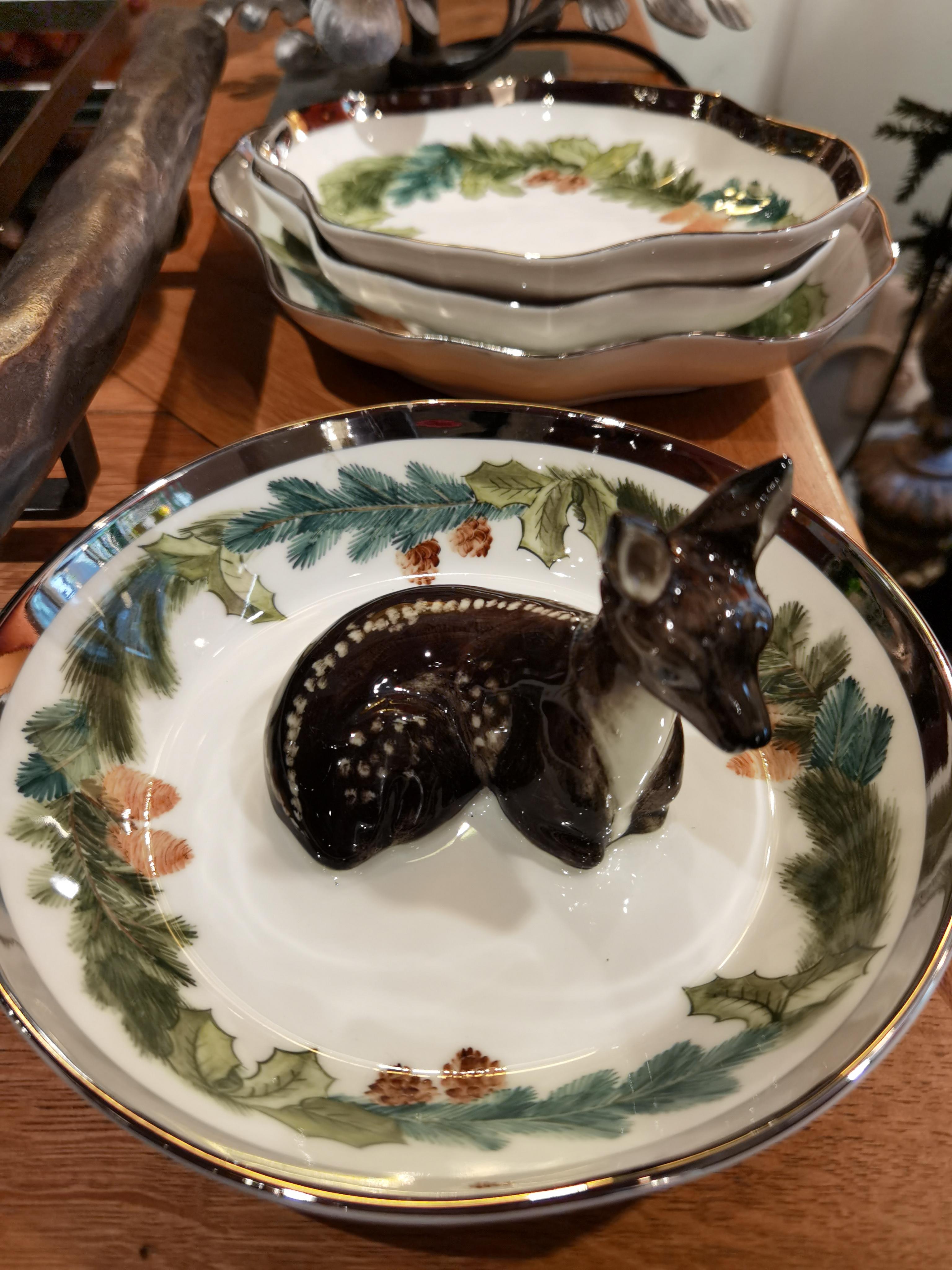 Cuenco de porcelana Black Forest Figura de ciervo pintada a mano Sofina Boutique Kitzbühel Hecho a mano en venta
