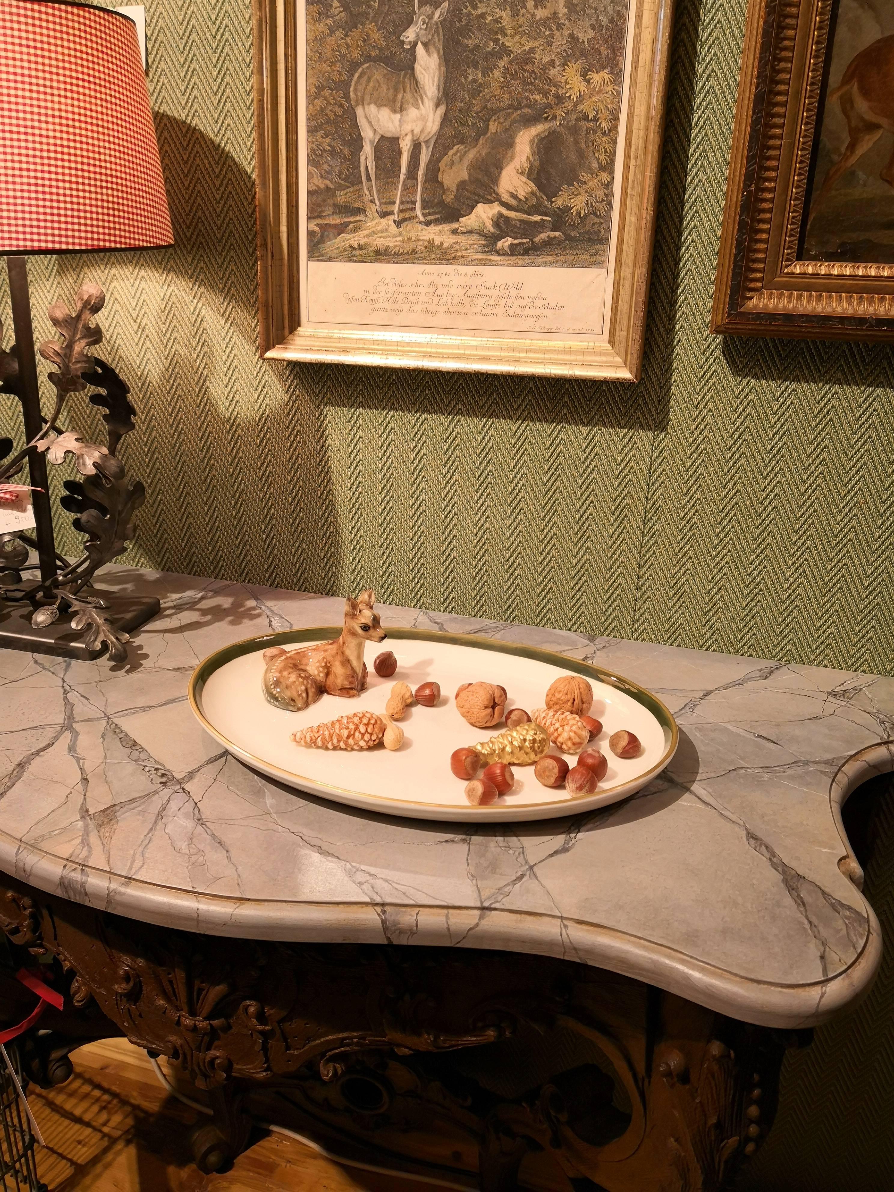 XXIe siècle et contemporain Forêt-Noire  Plat en porcelaine avec figurine de cerf Sofina Boutique Kitzbuehel en vente