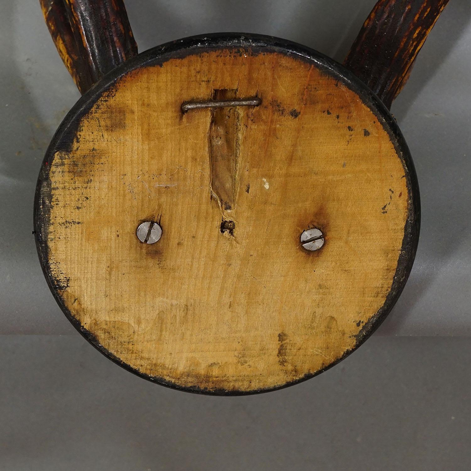 20ième siècle Trophée de cerf Sika de Black Forest sur plaque de bois - Allemagne vers 1900 en vente