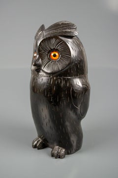 Boîte à bijoux sculptée en bois de style Forêt-Noire en forme de hibou