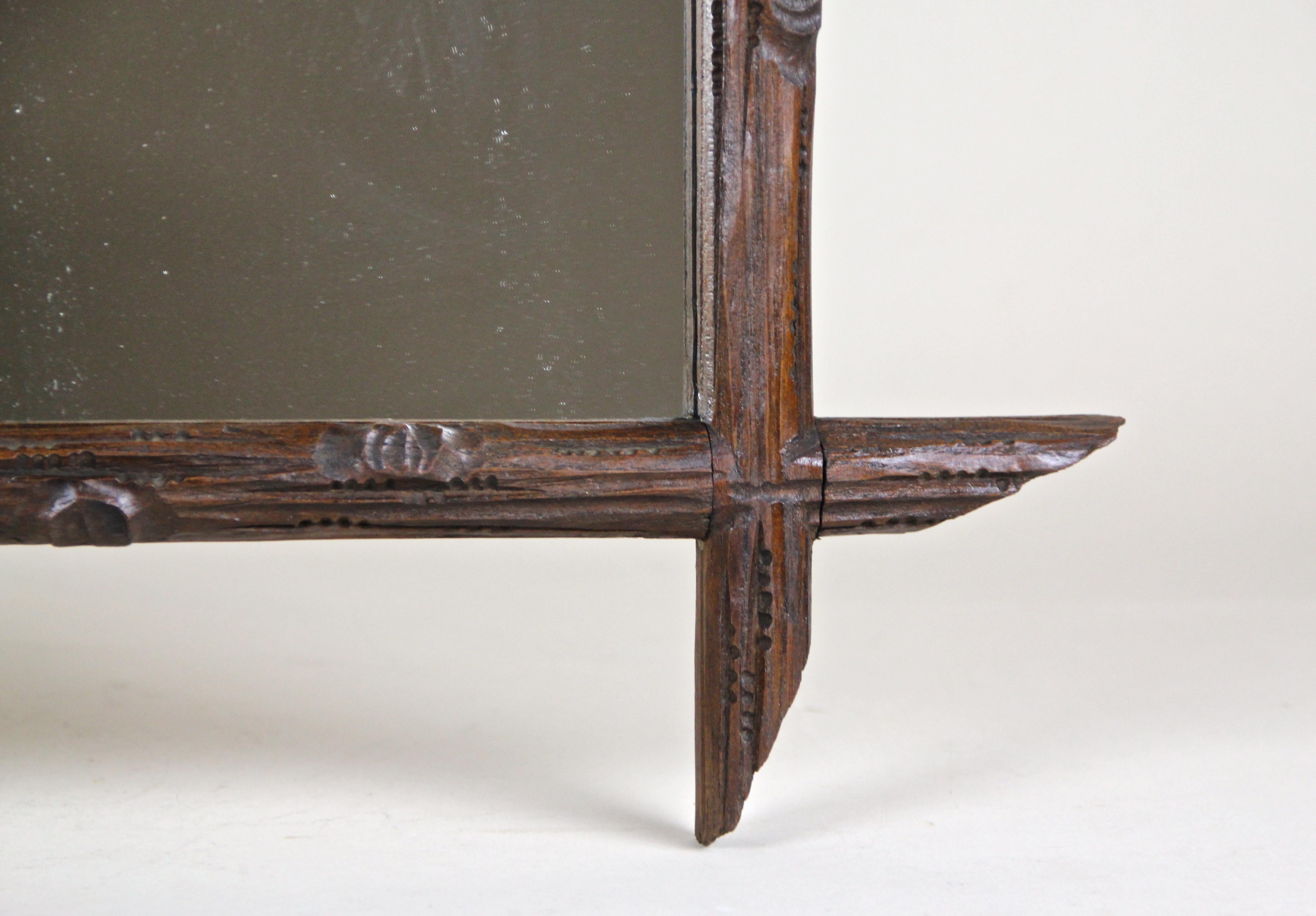 Black Forest Wall Mirror Hand Carved, Austria, circa 1880 In Good Condition For Sale In Lichtenberg, AT