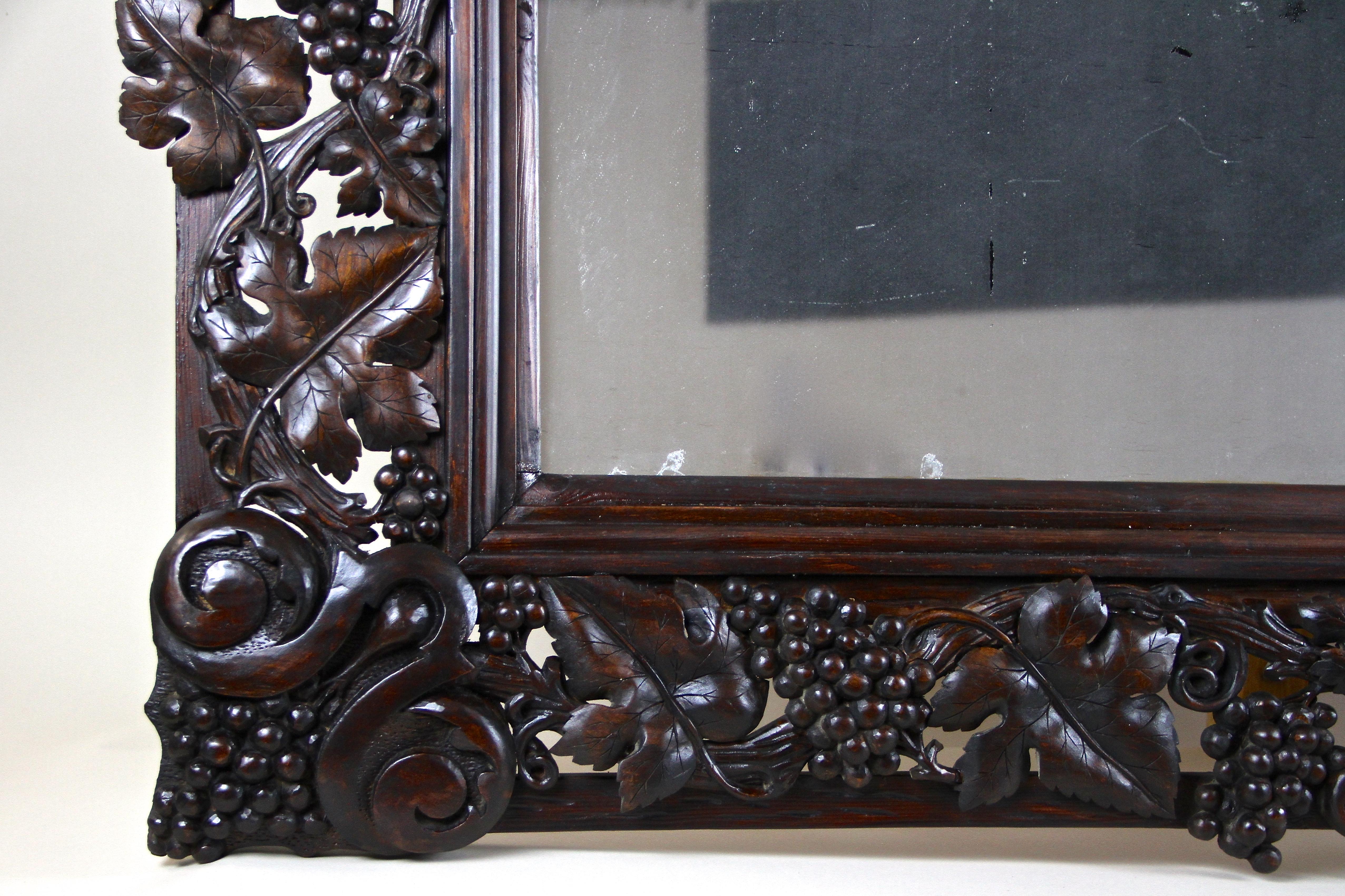 Black Forest Wall Mirror with Grapes and Leaves Hand Carved, Austria Dated 1919 For Sale 5