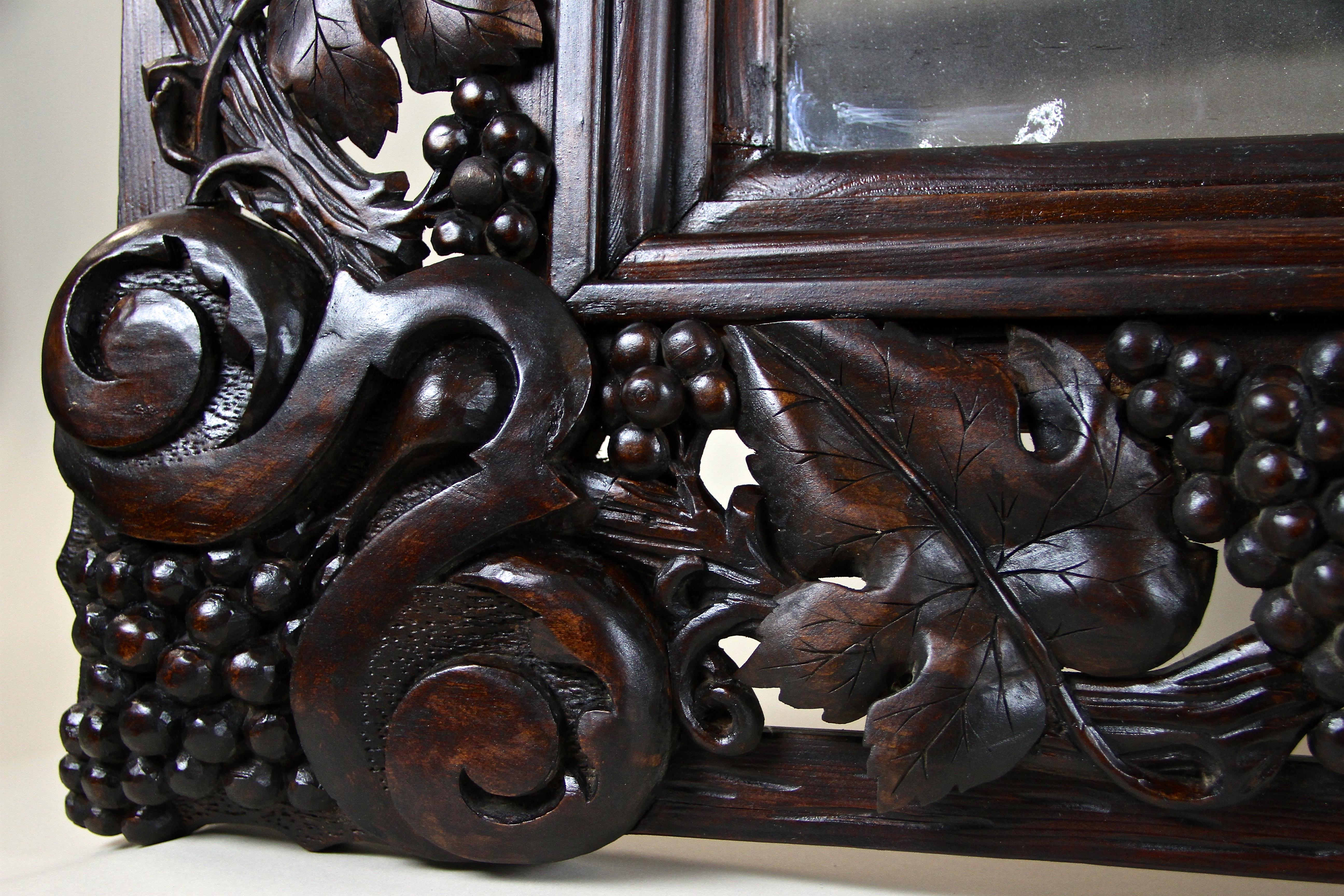 Black Forest Wall Mirror with Grapes and Leaves Hand Carved, Austria Dated 1919 For Sale 6