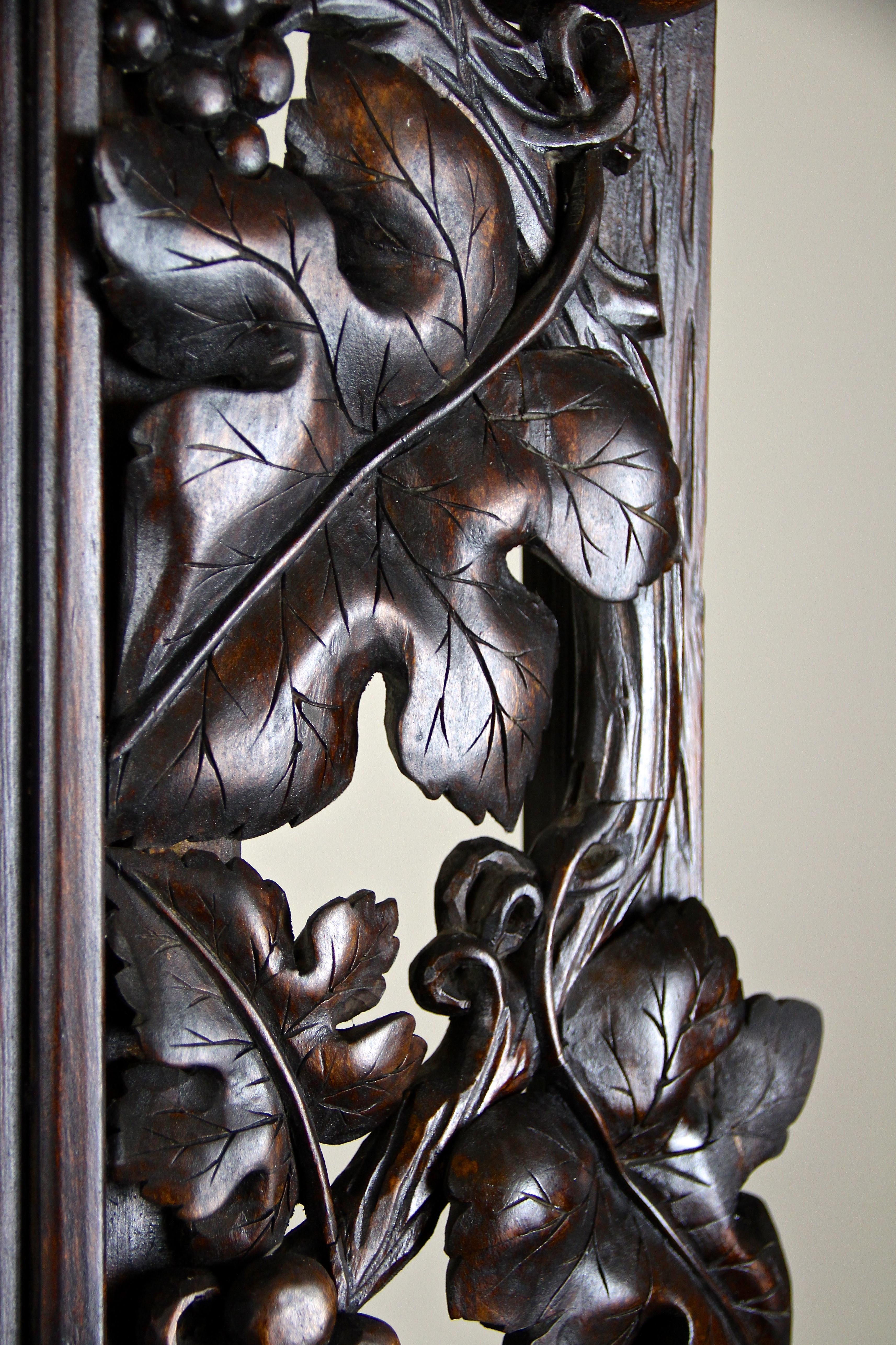 Black Forest Wall Mirror with Grapes and Leaves Hand Carved, Austria Dated 1919 For Sale 8