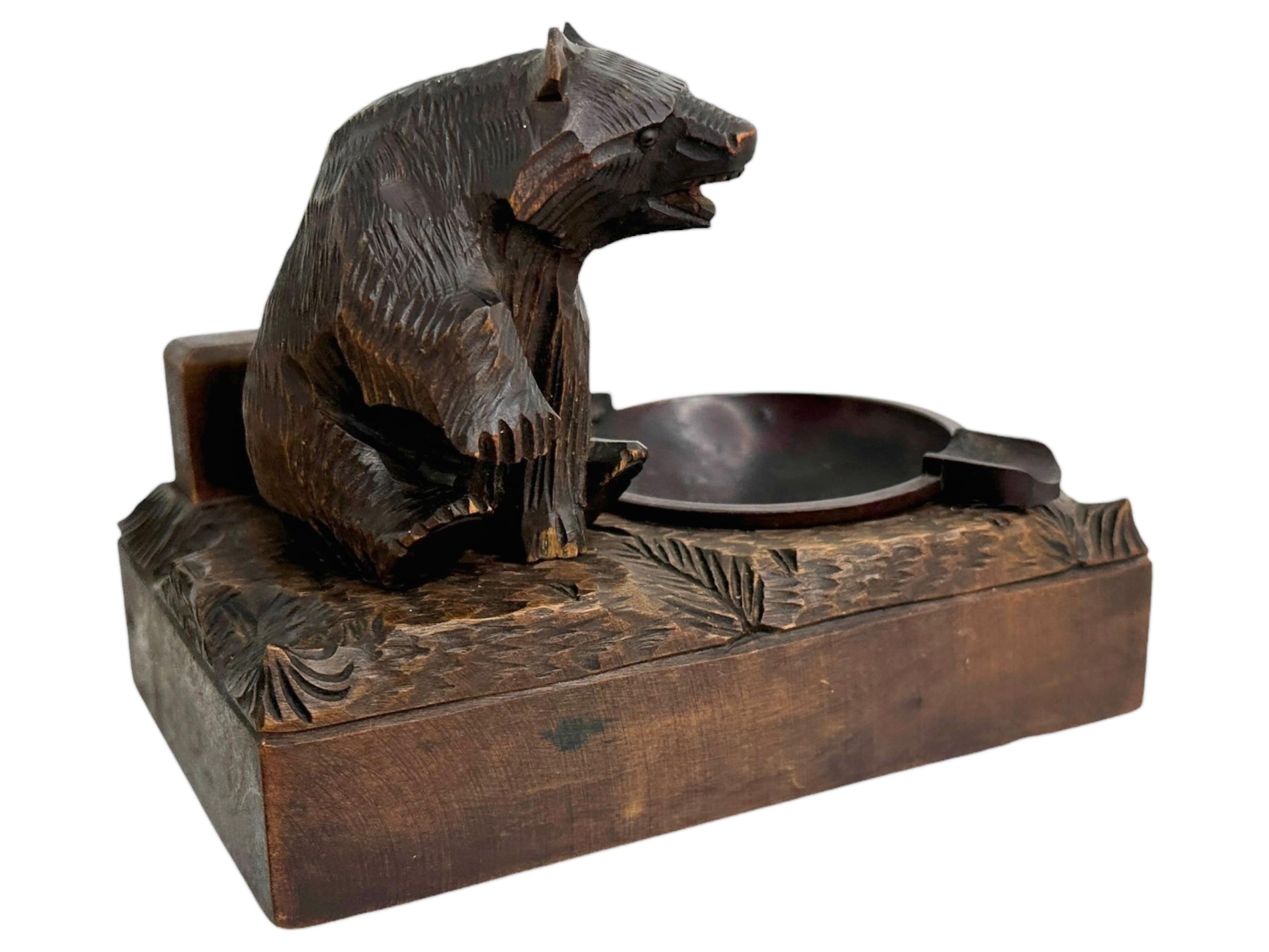 Black Forest Madera Tallada Oso Estatua Fumadores Set Alemán Antiguo 1900s en Bueno estado para la venta en Nuernberg, DE