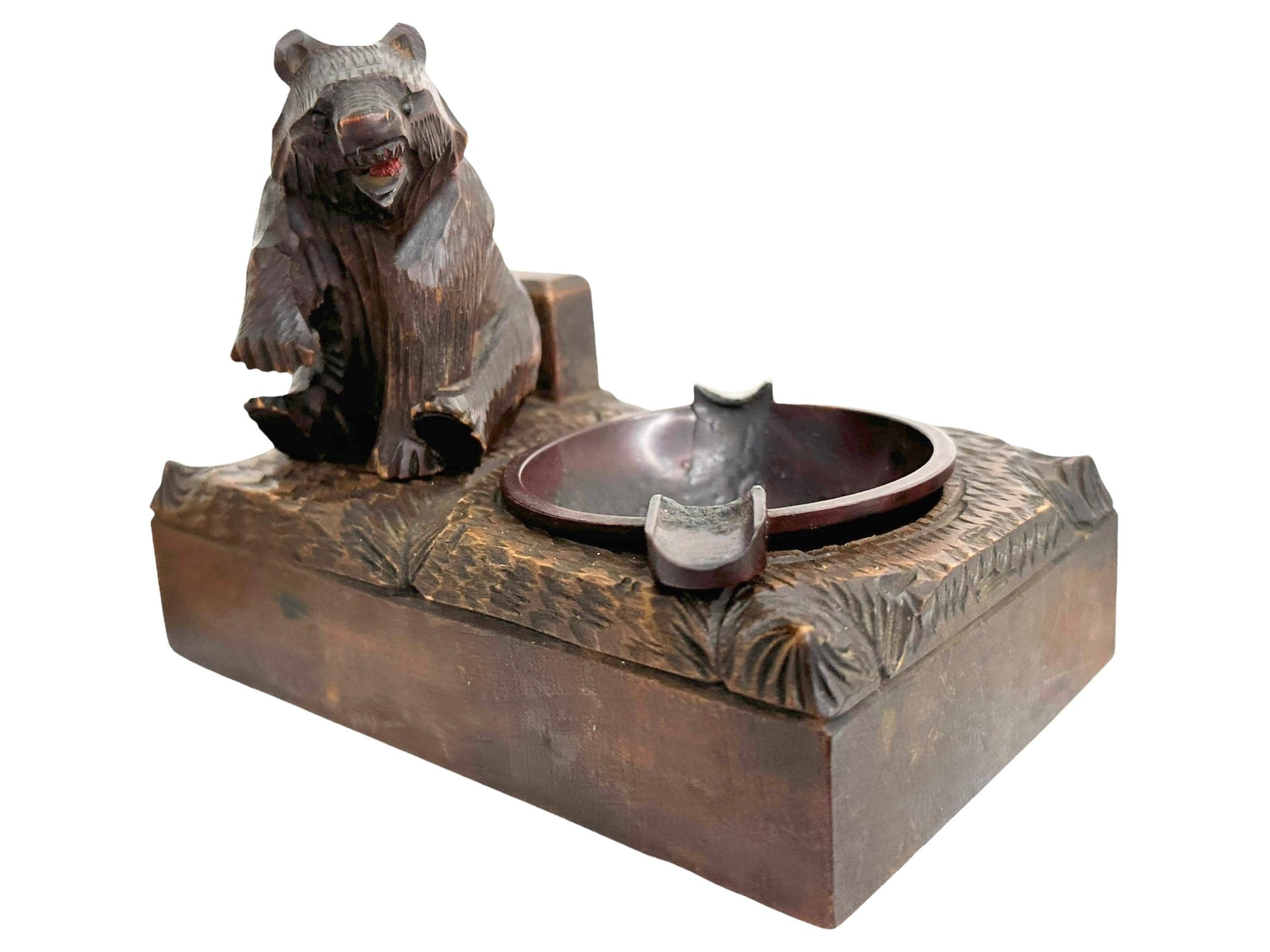 Black Forest Madera Tallada Oso Estatua Fumadores Set Alemán Antiguo 1900s siglo XX en venta
