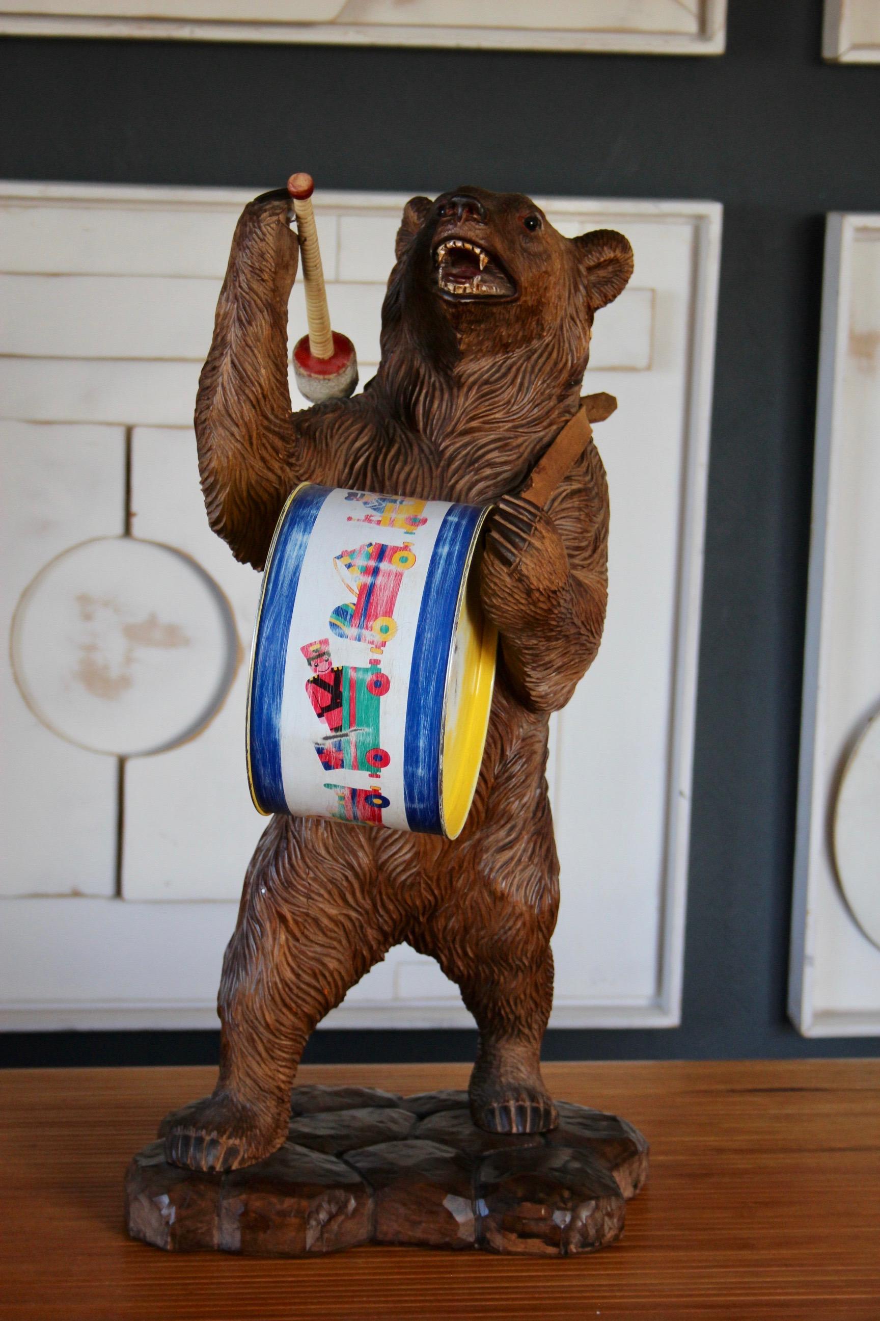 Black Forest Wood Carved Brienz Bear musician Statue For Sale 5