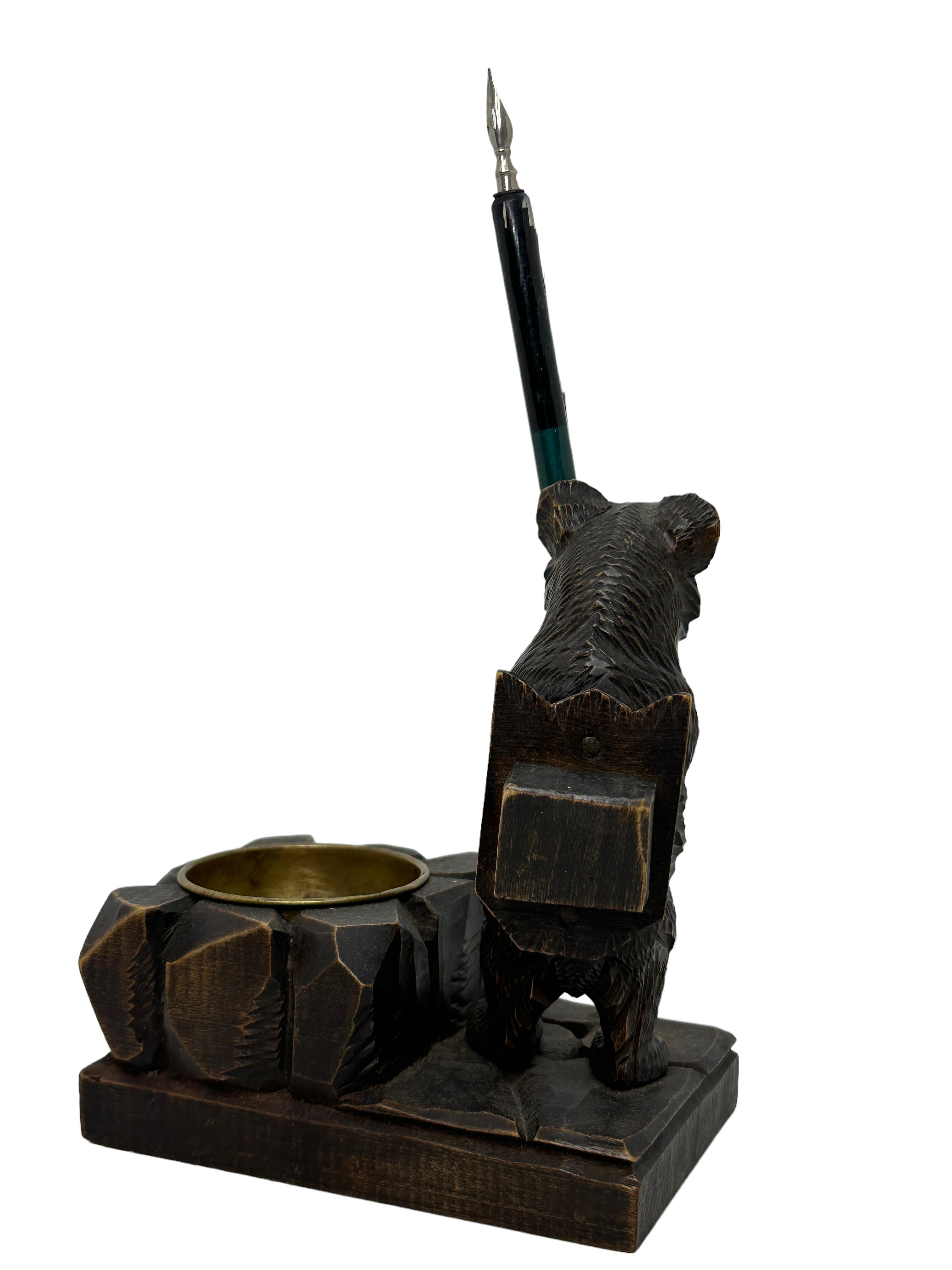 Black Forest Wood Carved Brienz Bear Statue Desktop Accessory German Antique In Good Condition For Sale In Nuernberg, DE