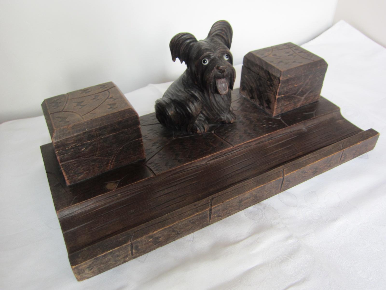 Really beautiful Austrian inkwell. Hand carved and with lovely Scottish Terrier wich glass eyes in the middle. 