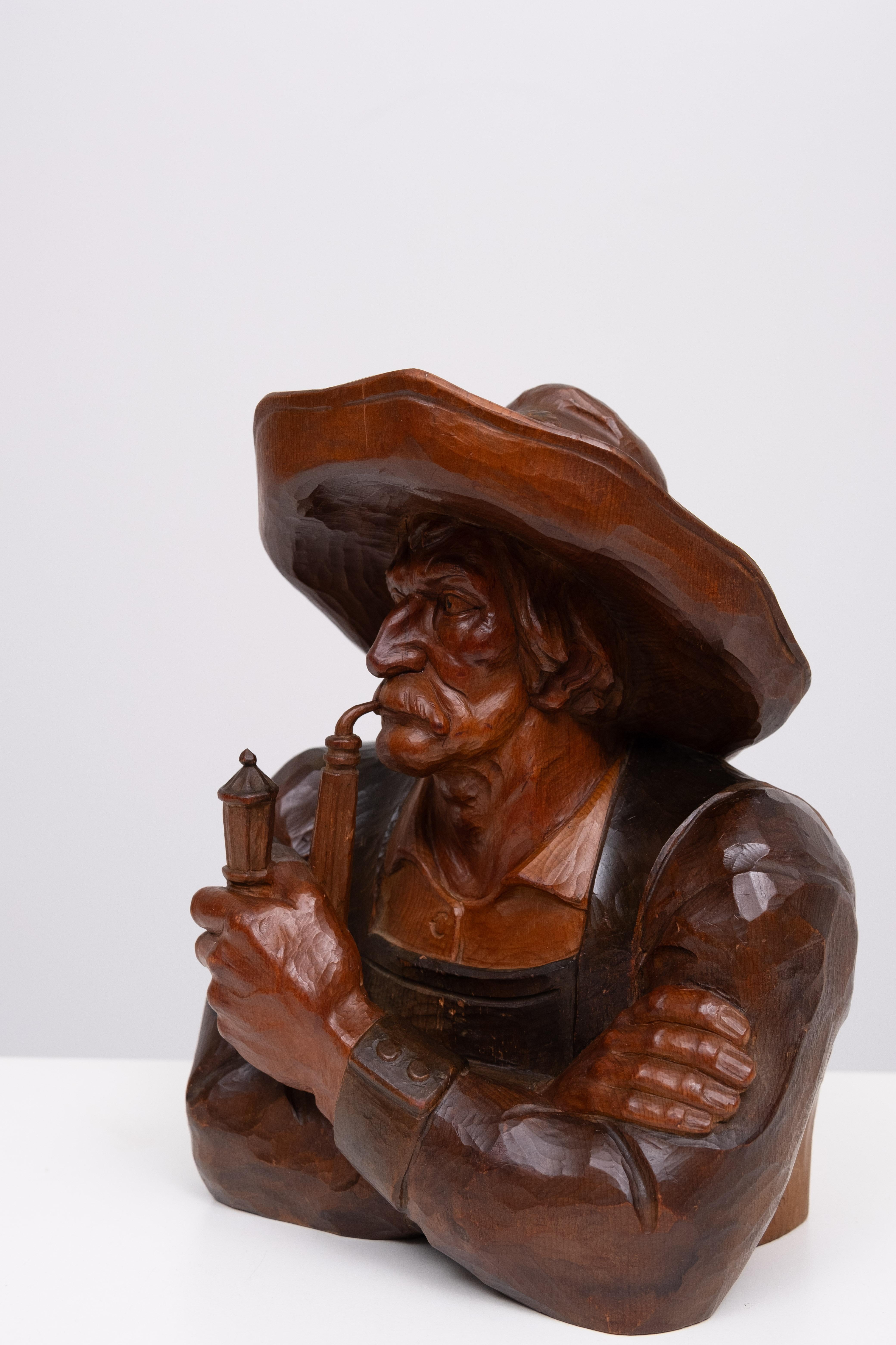 Black Forest Woodcarving  ''Men with pipe''   1923 en venta 3