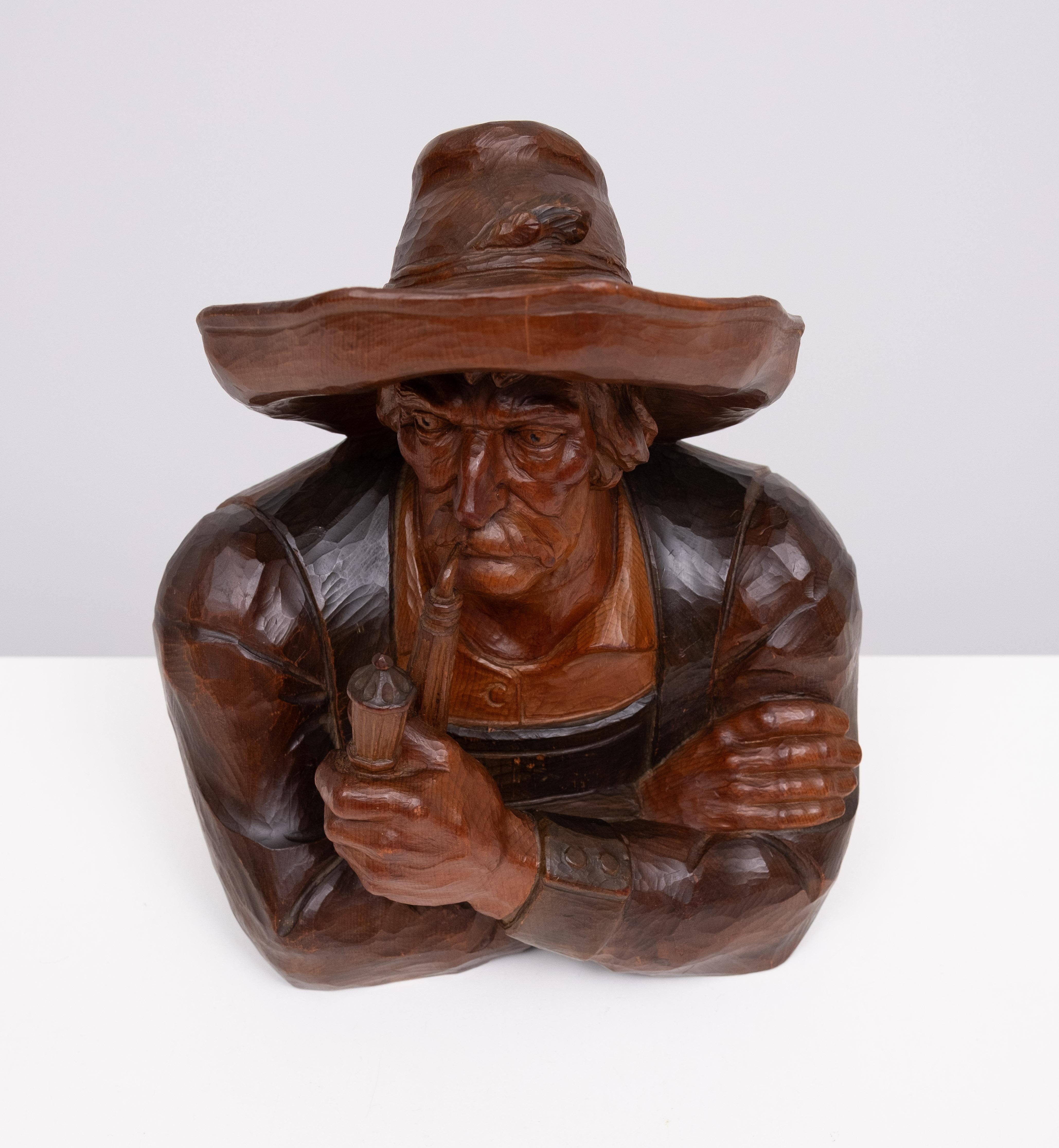 Black Forest Woodcarving  ''Men with pipe''   1923 Bosque negro en venta