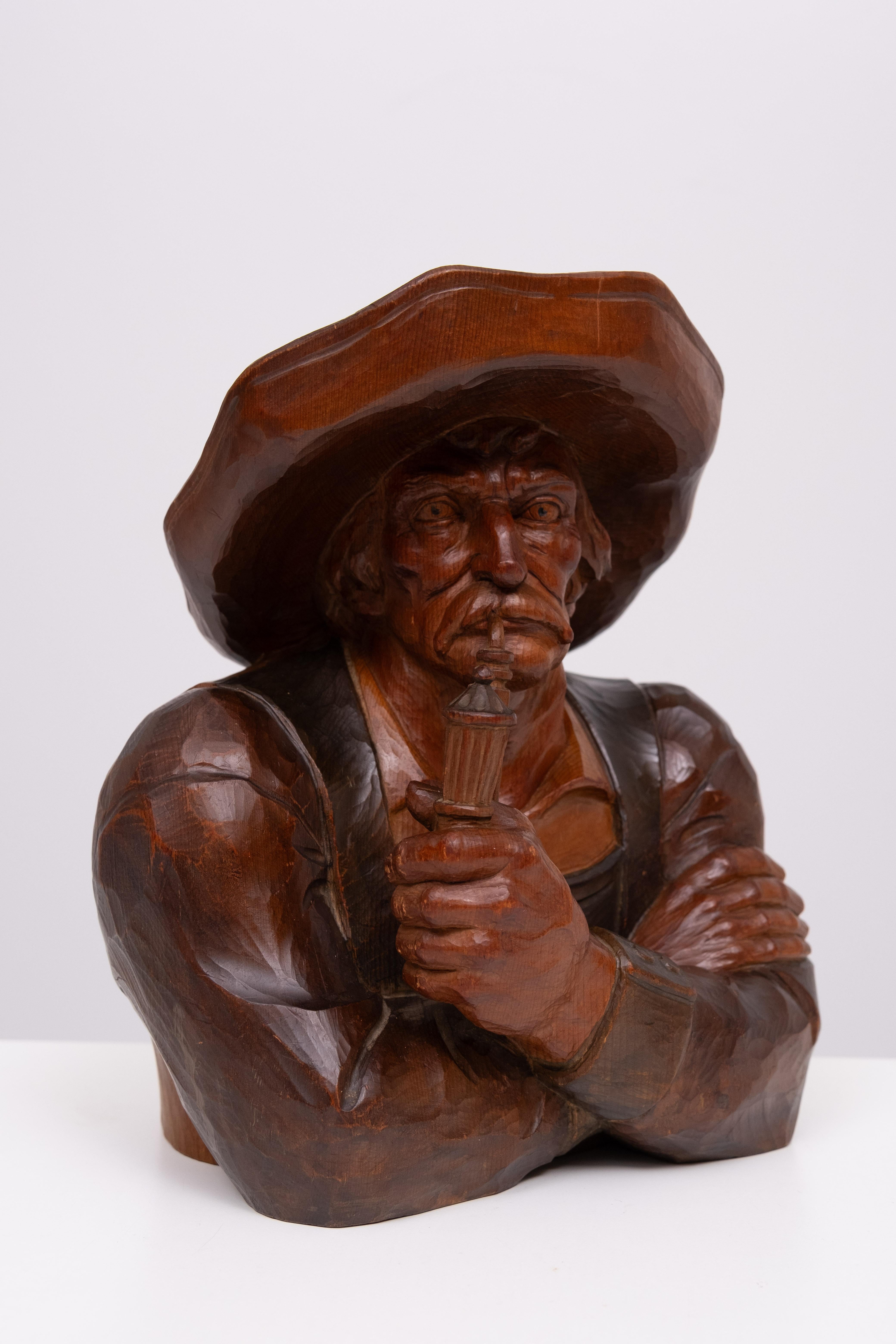 Black Forest Woodcarving  ''Men with pipe''   1923 en Bueno estado para la venta en Den Haag, NL