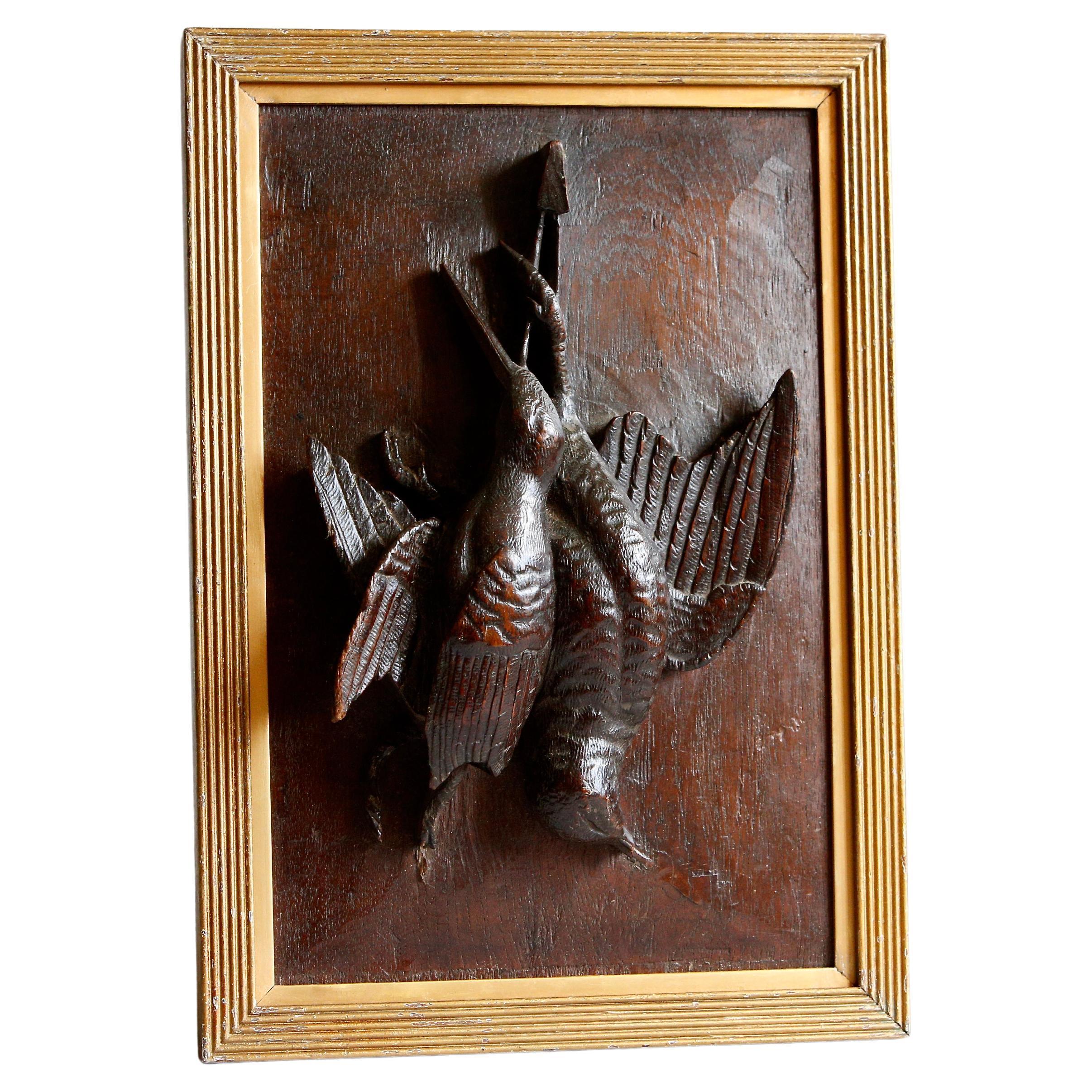 Black Forrest Eiche geschnitzt Panel Jagd Wild Vögel Bas-Relief Carving Plaque

Eine aus Eiche geschnitzte Tafel mit hängenden Wildvögeln.

In vergoldetem Rahmen mit kleinen Schäden an einem Schnabel und Fuß.
    