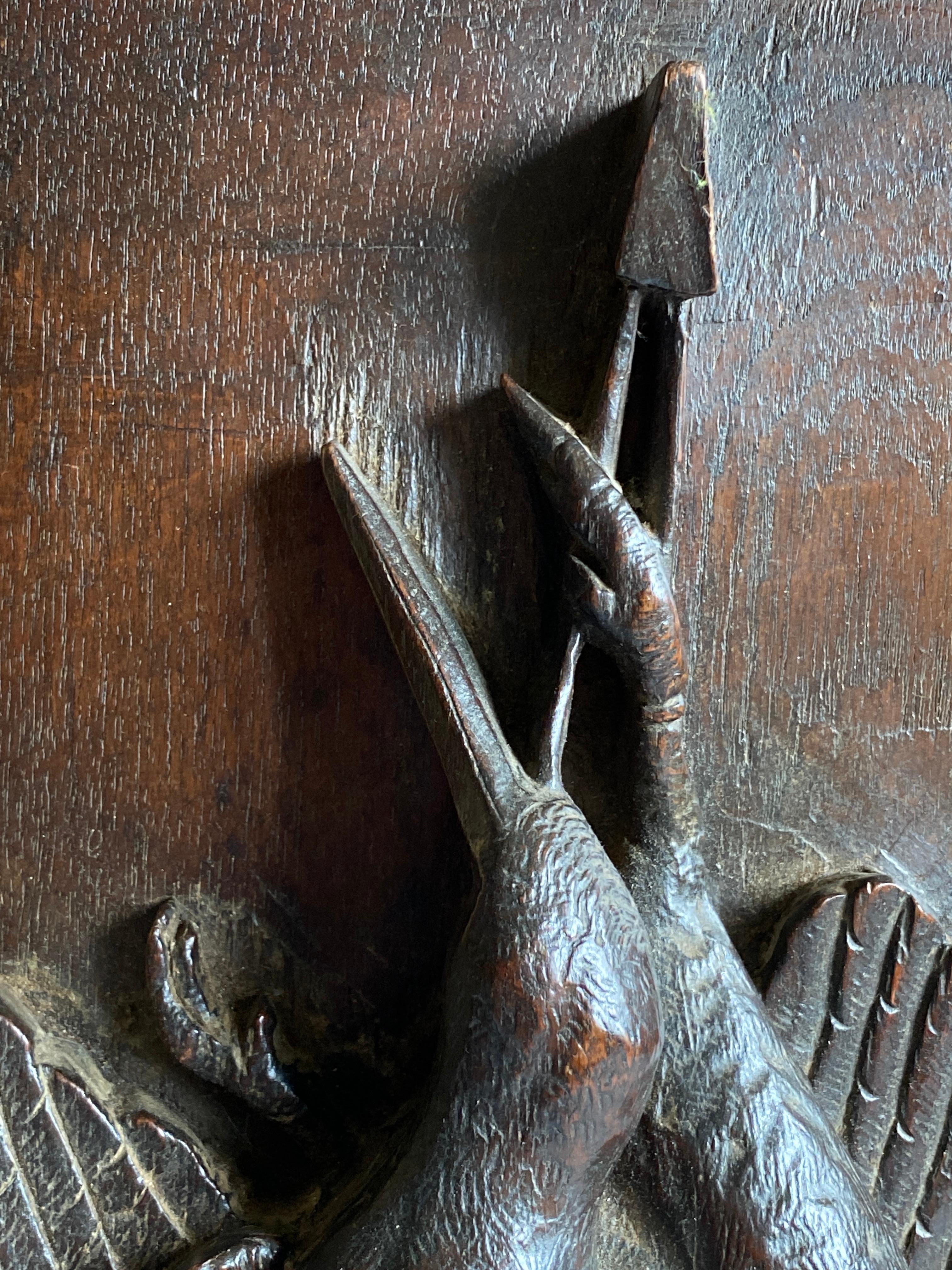 Black Forrest Oak geschnitzt Panel Jagd Wild Vögel Bas-Relief Plaque um 1890 im Zustand „Gut“ im Angebot in Cheltenham, GB