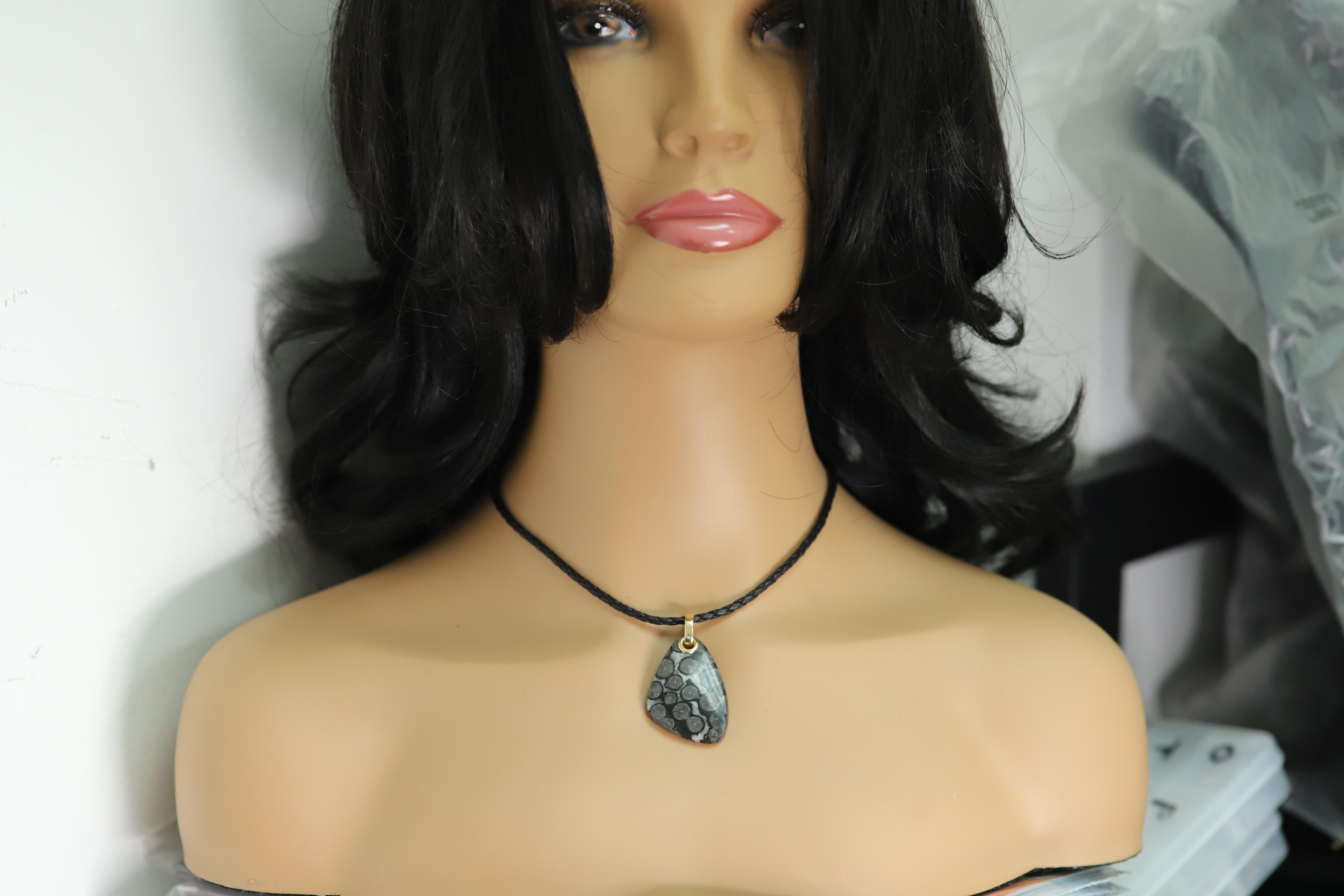 Black Fossil Coral stone Necklace Natural Stone Pendant 14 Karat Yellow Gold For Sale 6