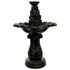 Schwarzer Brunnenstangen-Skulptur, 21. Jahrhundert, von Mattia Biagi