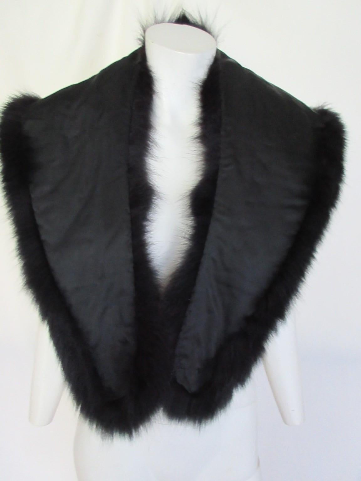 Black Fox Fur Collar In Good Condition For Sale In Amsterdam, NL