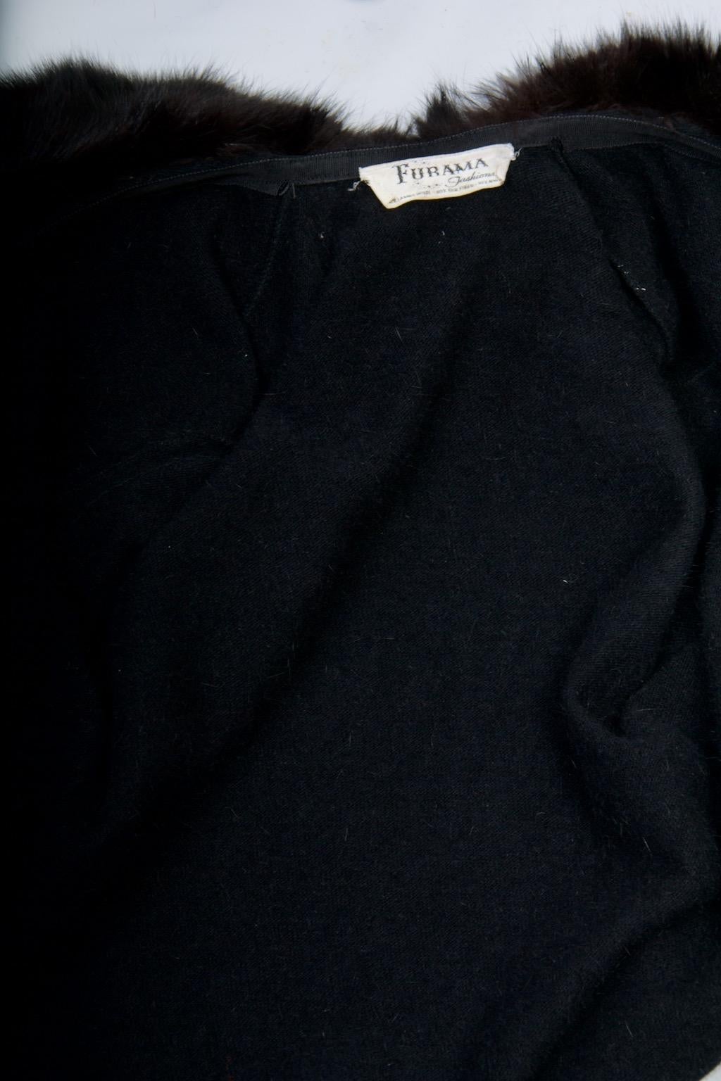 Schwarze Vintage-Strickjacke mit Fuchsband im Angebot 6