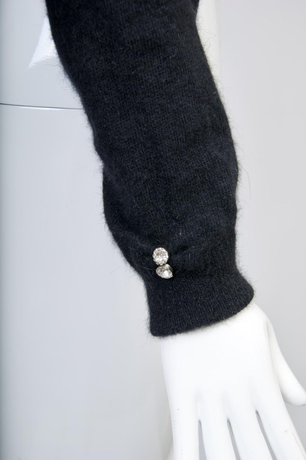 Schwarze Vintage-Strickjacke mit Fuchsband im Angebot 2