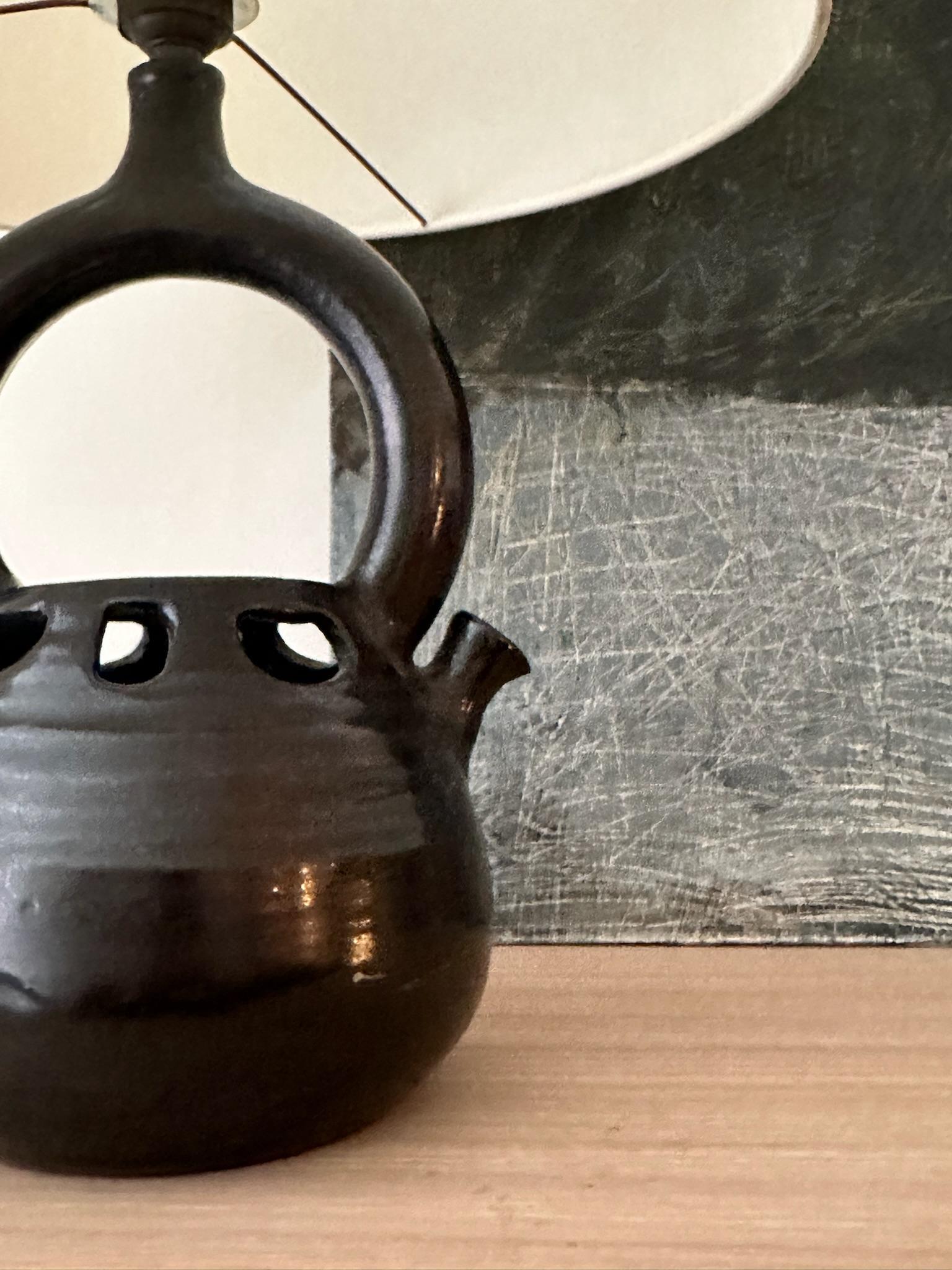 Lámpara de mesa de cerámica francesa negra Francés en venta
