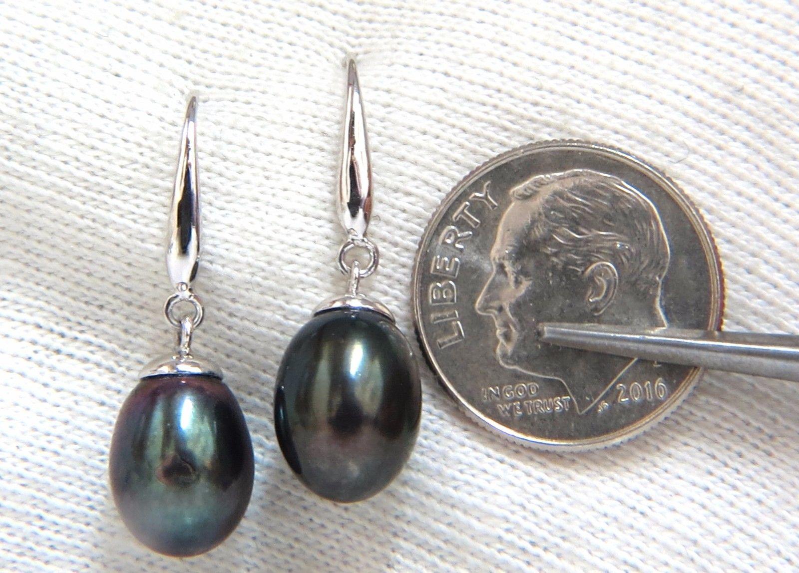 Black Freshwater Pearl Dangle Earrings 14 Karat In New Condition In New York, NY