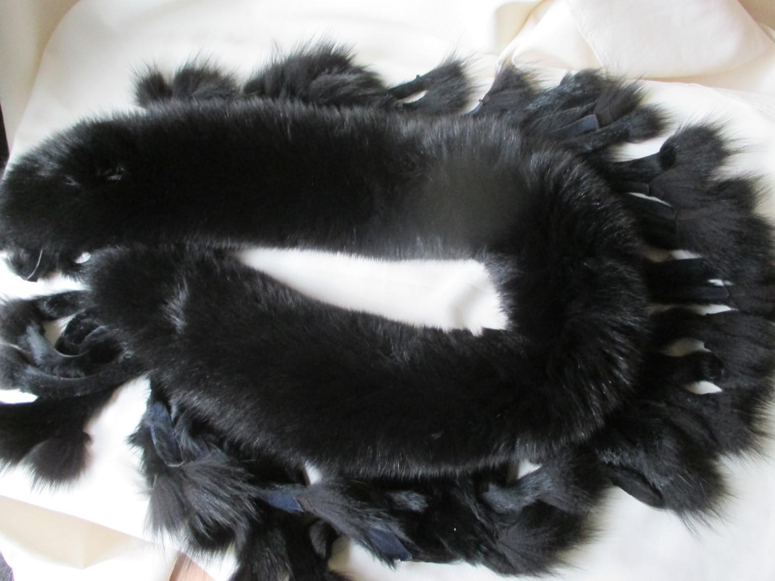 Black Fringed Fox Fur Stole Collar For Sale 4