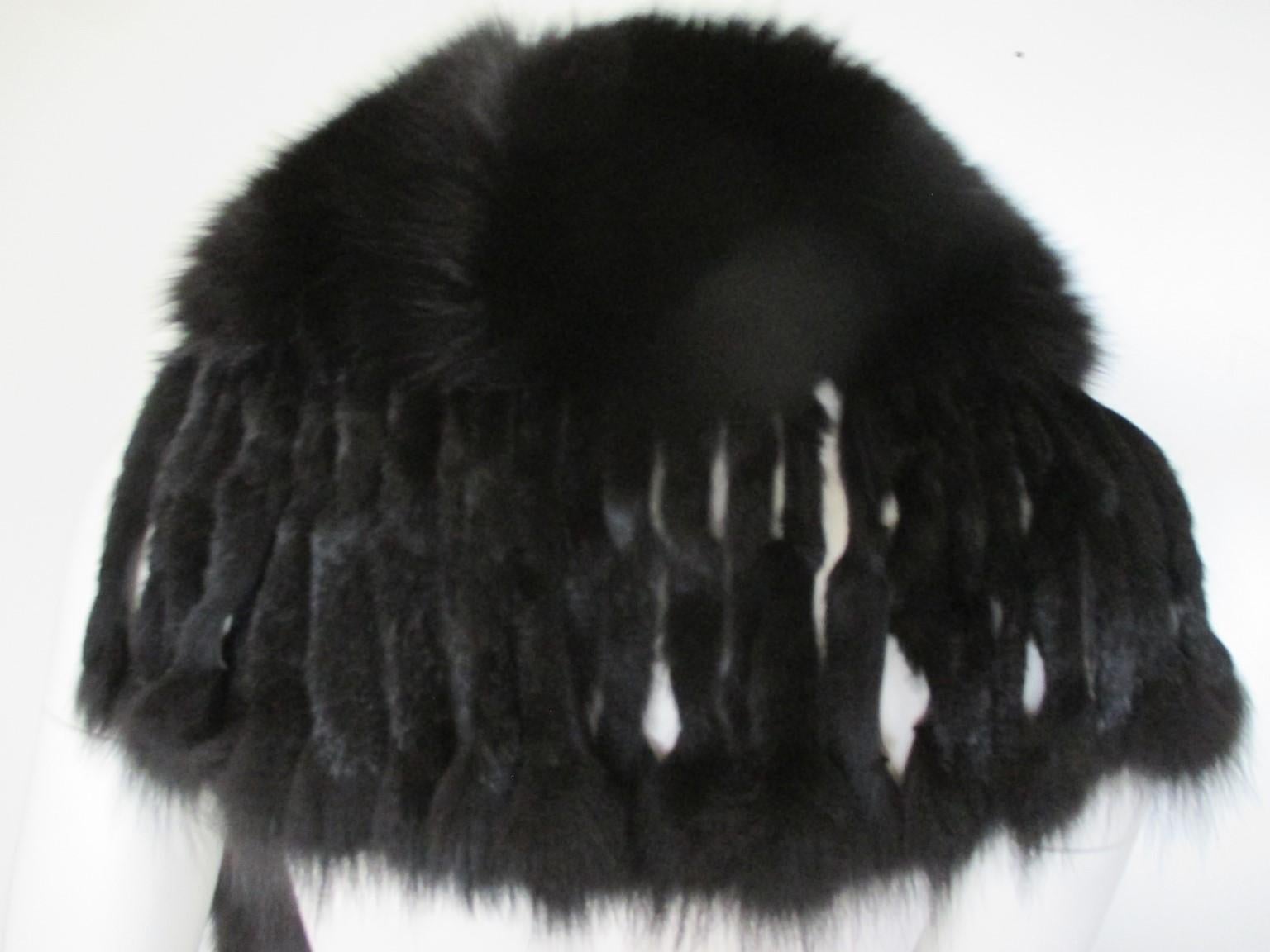 This beautiful stole collar is made of black soft High-quality fox fur with fringed rabbit fur.

We offer more luxury fur products, view our frontstore.
Details:
Fully lined
Nice to wear on chilly evenings for party's or on jeans.
In very good
