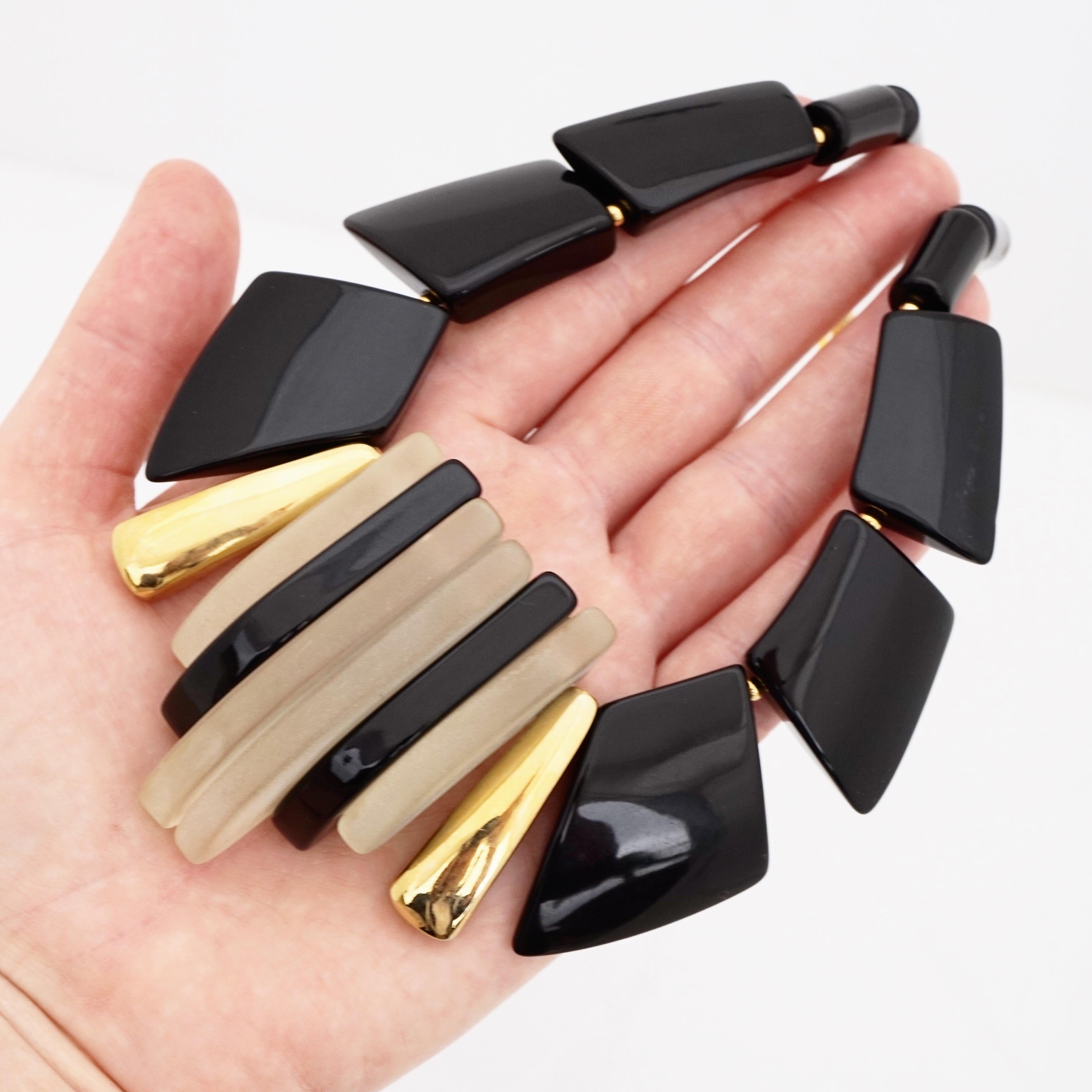 Black & Frosted Lucite Choker Statement Necklace By Park Lane, 1980s In Good Condition In McKinney, TX