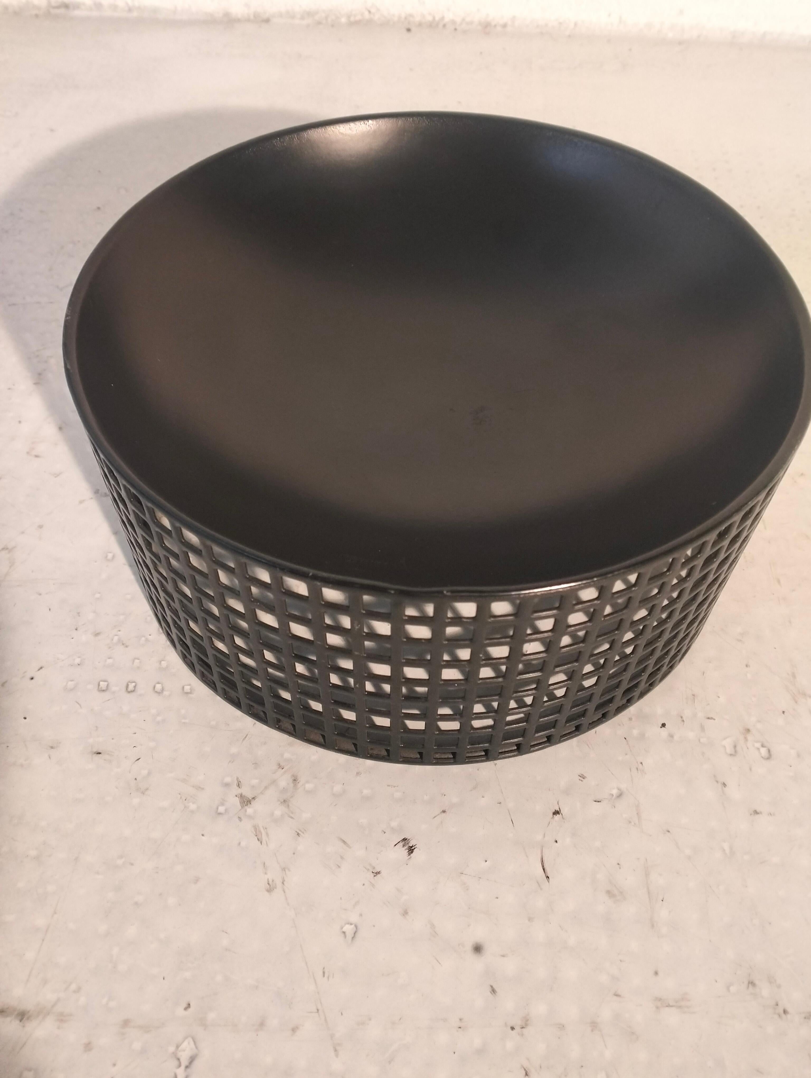 Black Fruit Bowl Centerpiece by Josef Hoffmann for Bieffeplast 1980s In Good Condition For Sale In Padova, IT