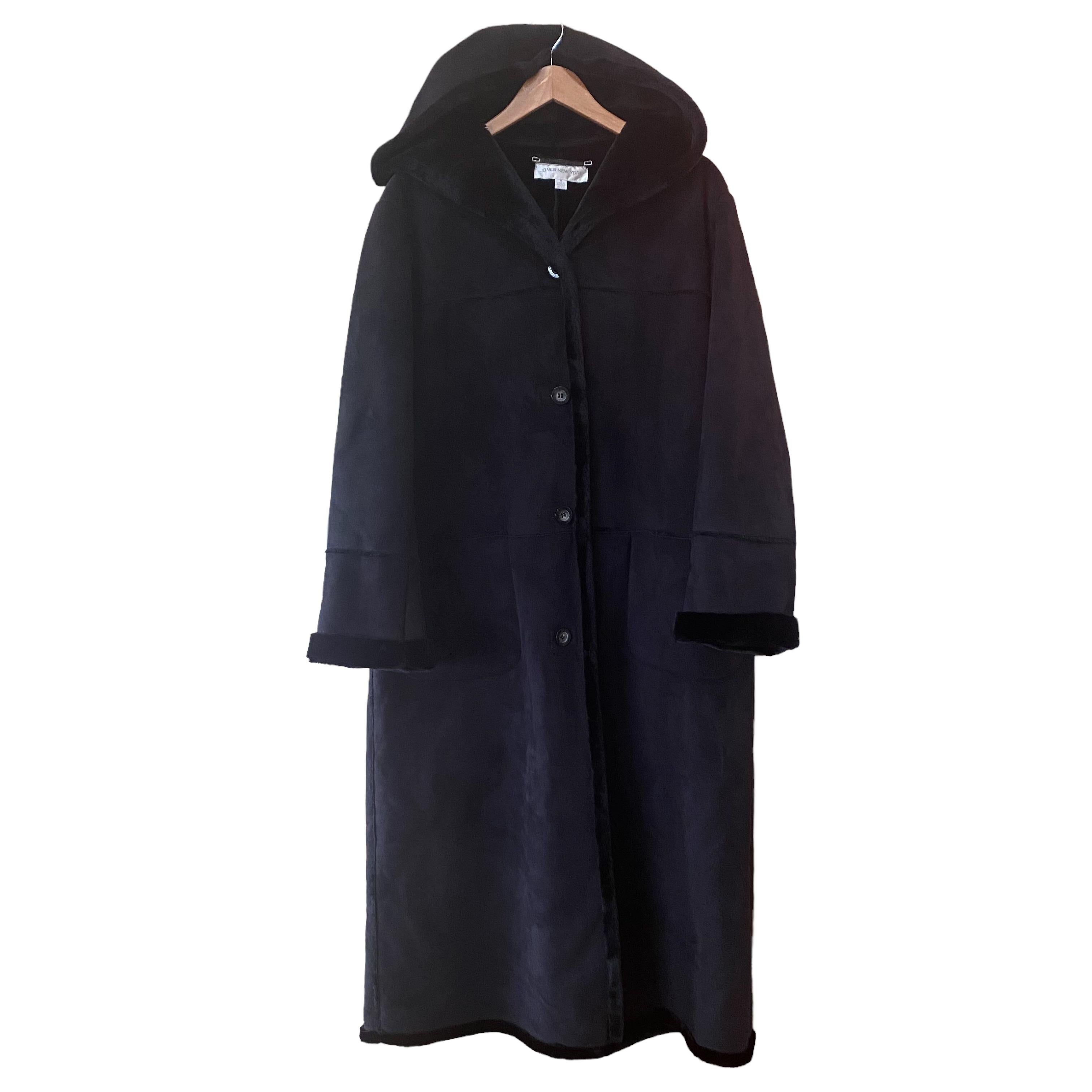 Black Full Length Faux Shearling made in Belarus Maxi Carriage Opera Coat In New Condition In Boston, MA