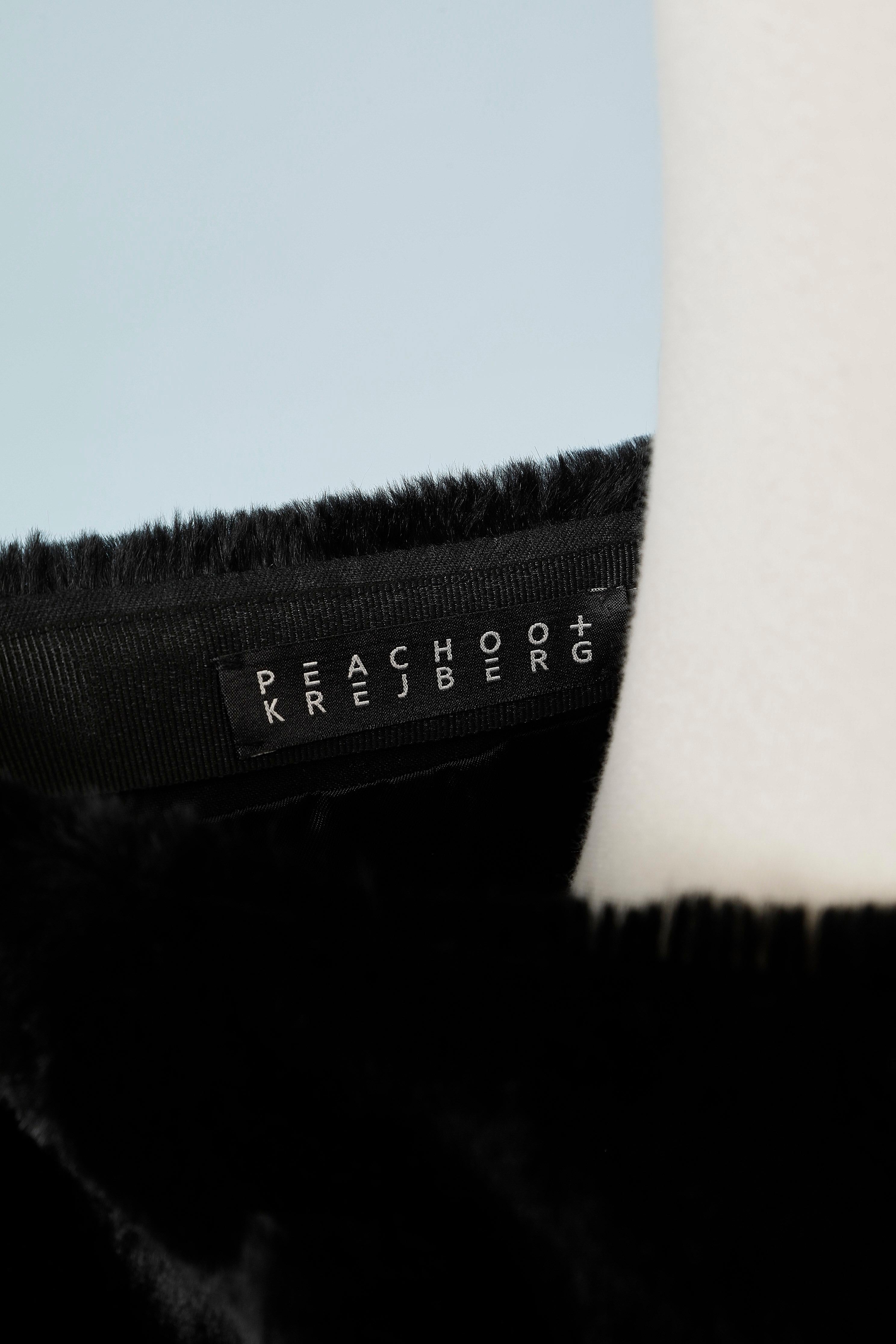 Black furs skirt with zip in the middle front Peachoo + Krejberg For Sale 2