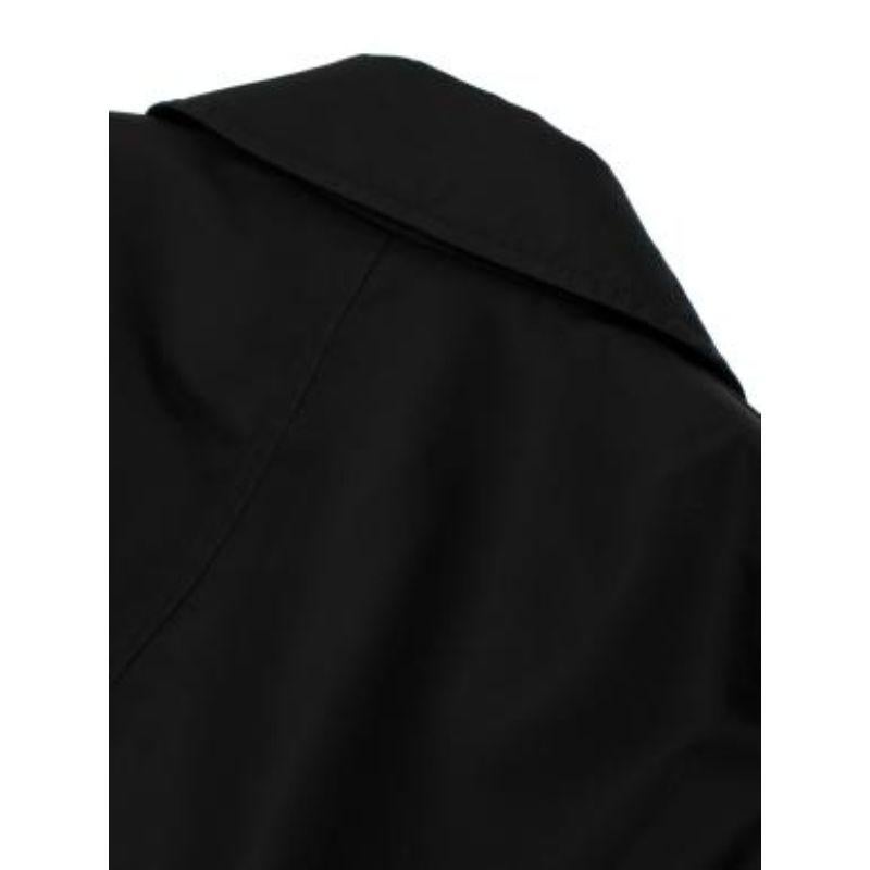 Black gabardine short trench coat For Sale 1