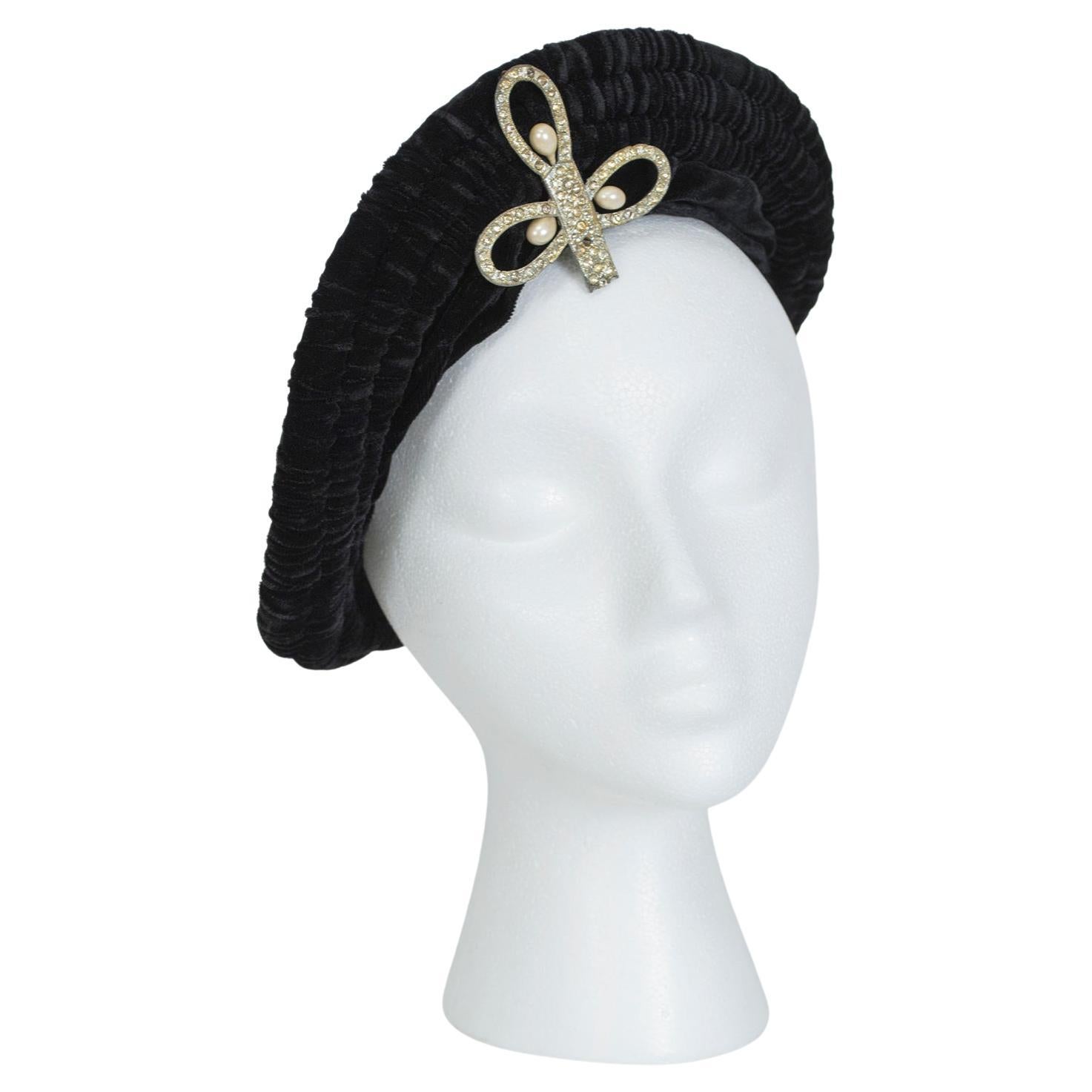 Black Gathered Silk Velvet Puff Beret with Rhinestone and Pearl Brooch – S, 1930 For Sale