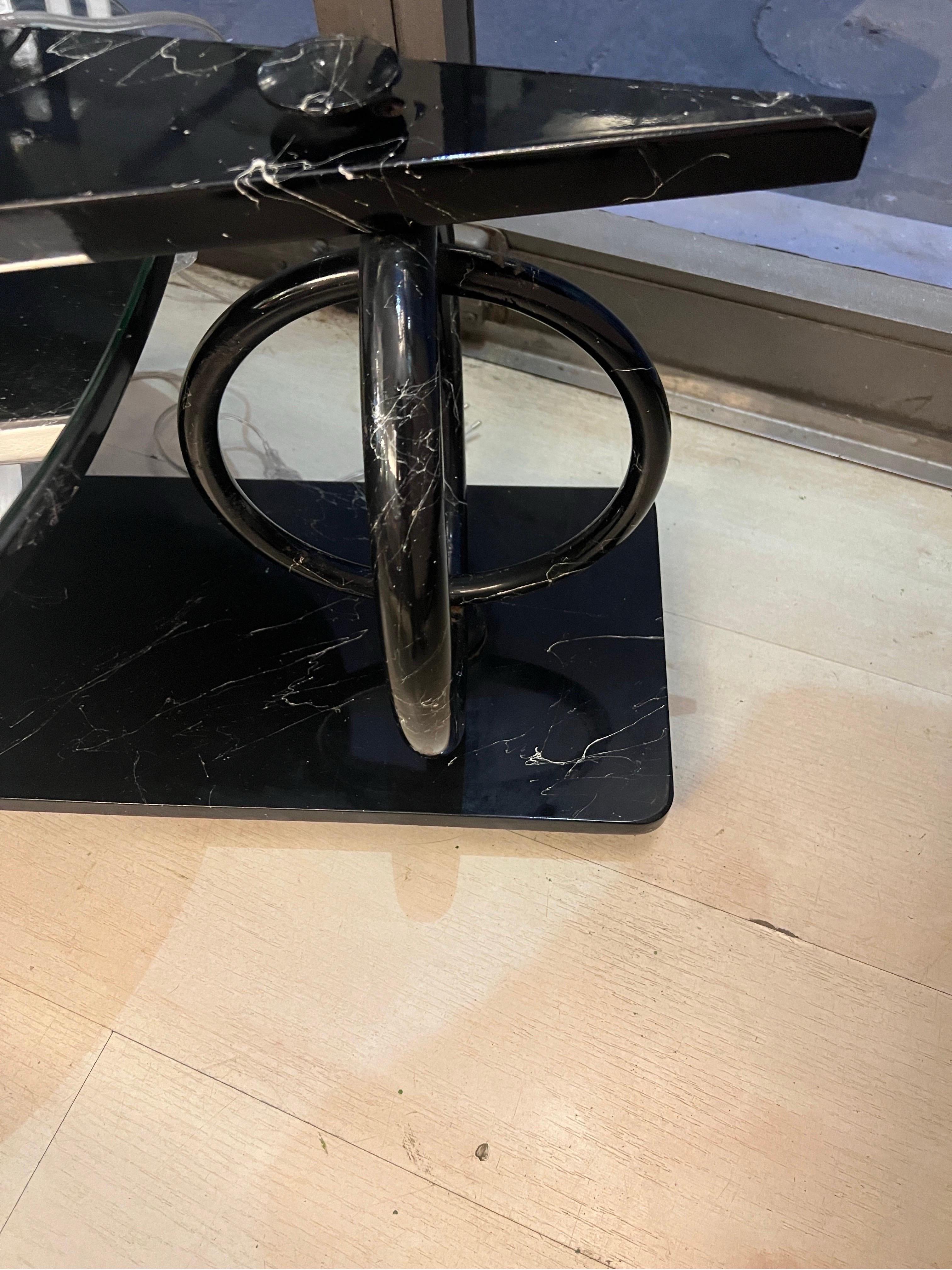 Table basse géométrique noire avec plateau miroir ovale rotatif 1980 en vente 9