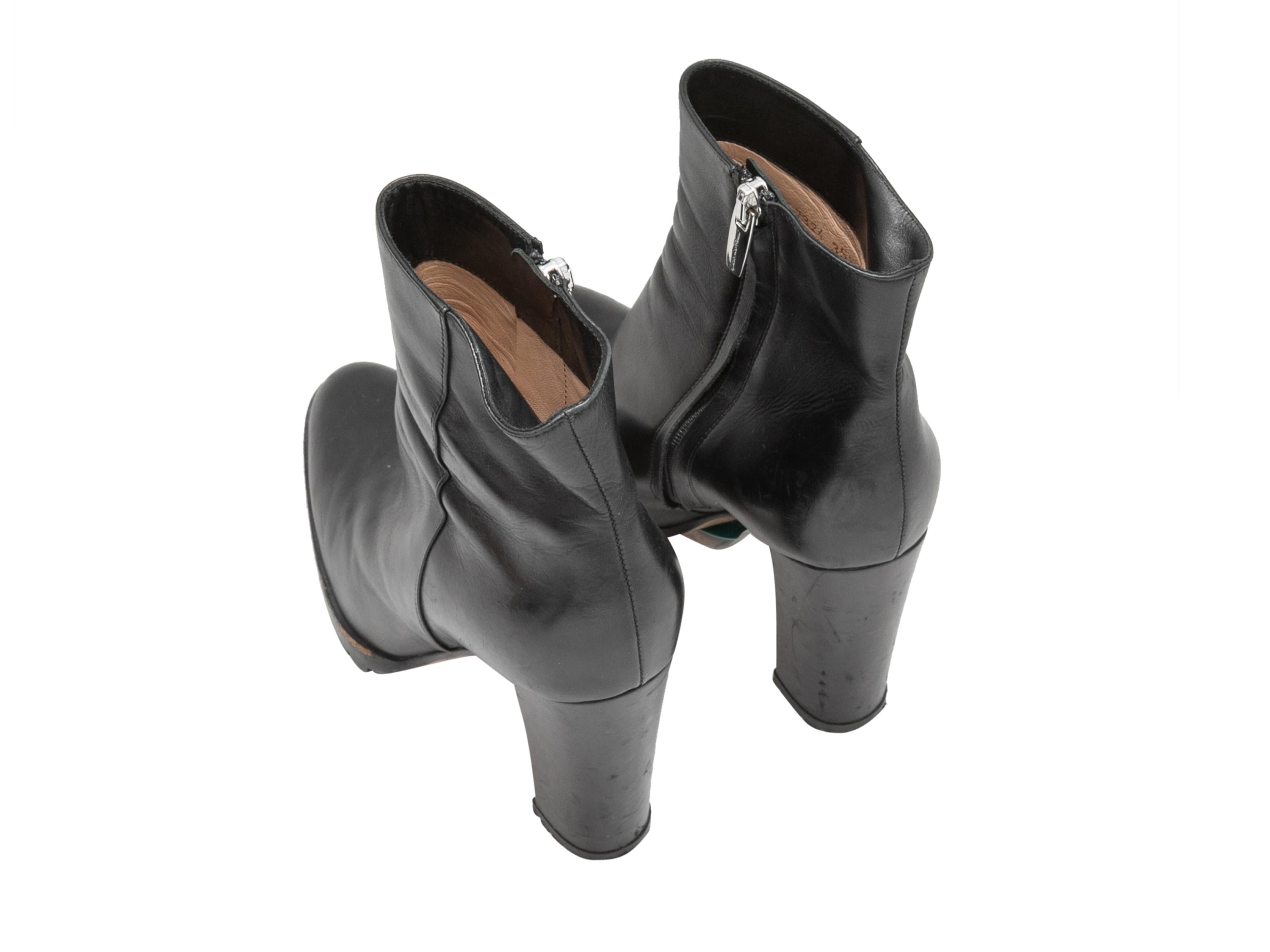 Black Gianvito Rossi Heeled Ankle Boots Size 35.5 In Good Condition For Sale In New York, NY