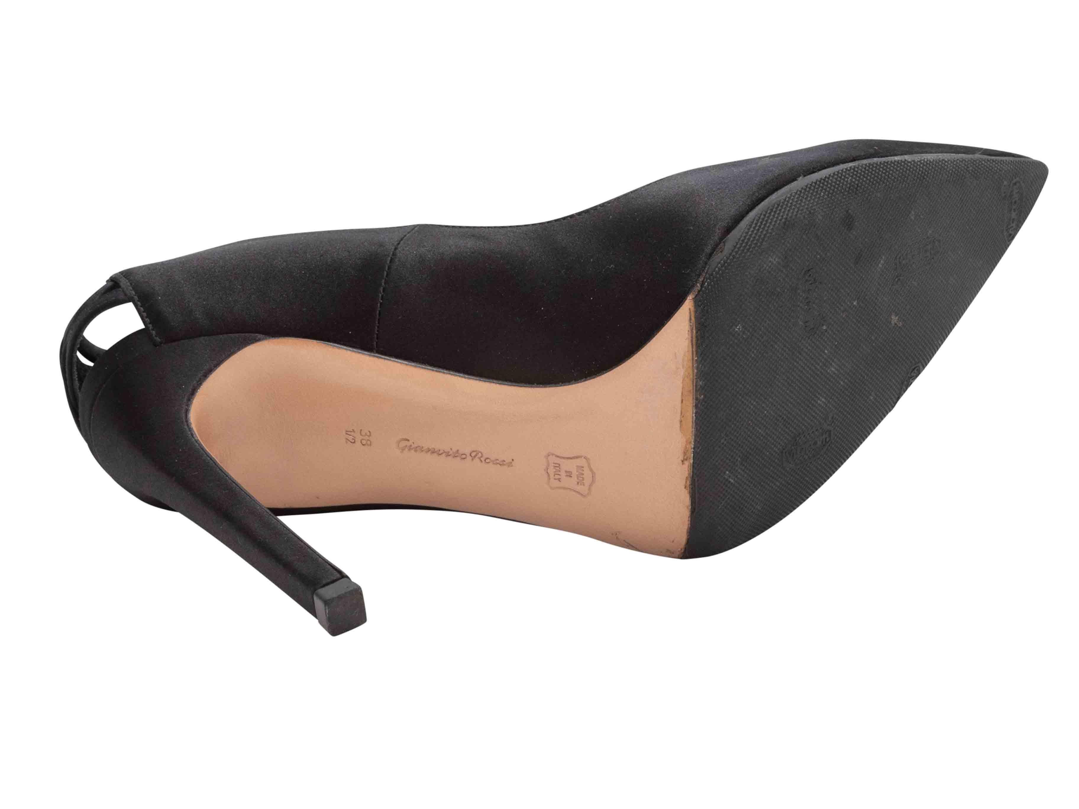 Escarpins à bout pointu en satin noir Gianvito Rossi Taille 38.5 Pour femmes en vente
