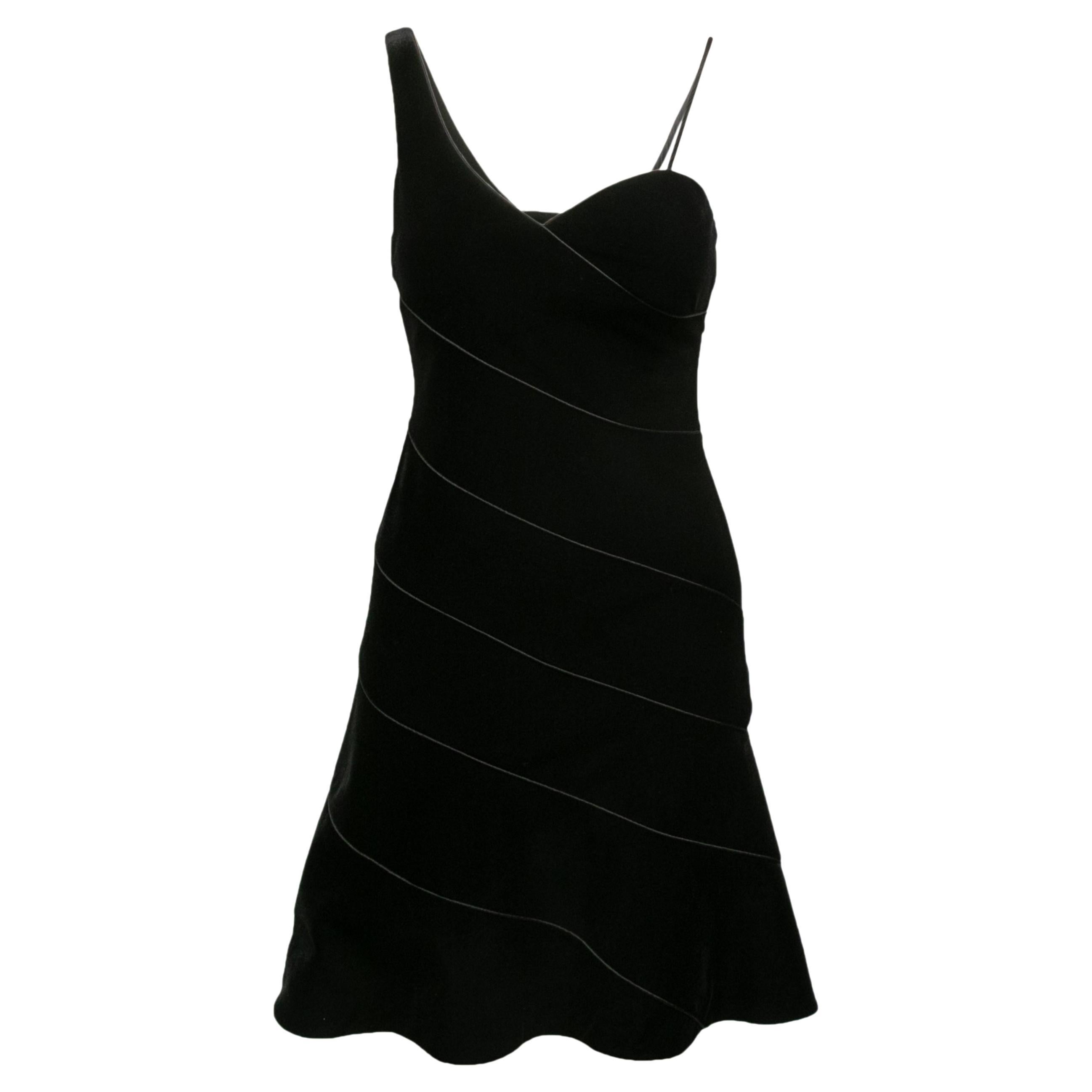 Mini robe en velours asymétrique noire Giorgio Armani Taille IT 38